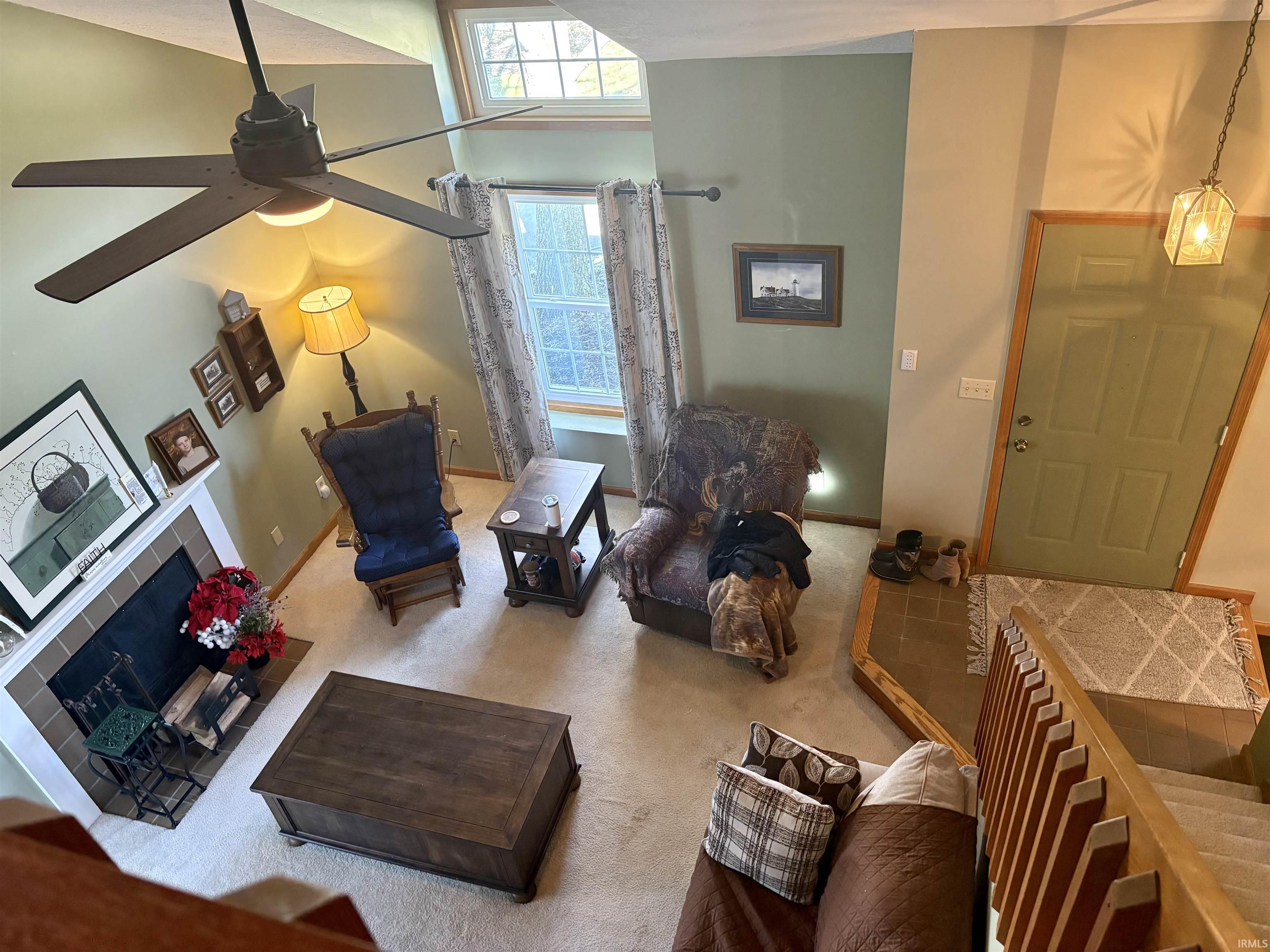 3934 N Lakeside Drive