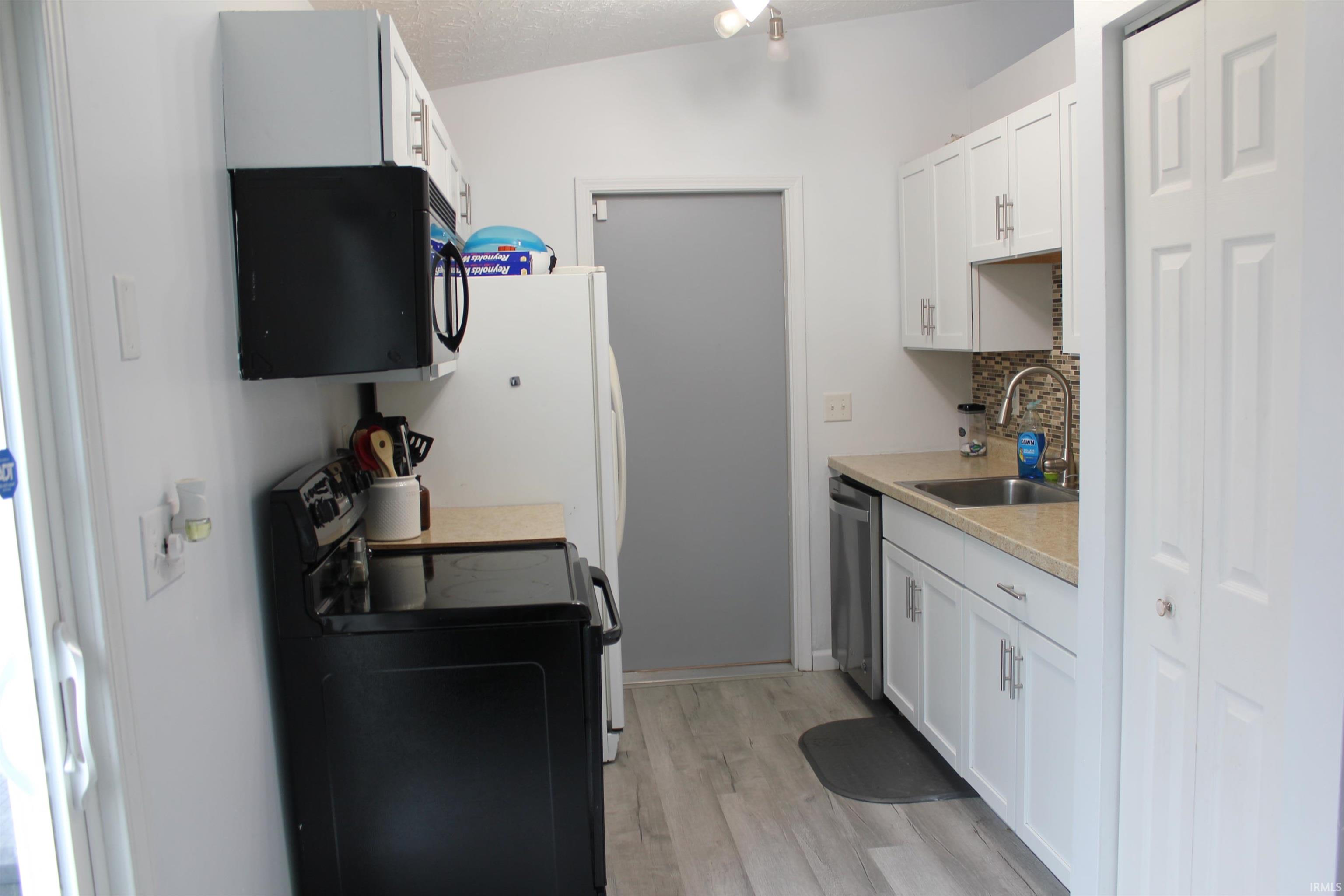 1408 N Olivewood Court