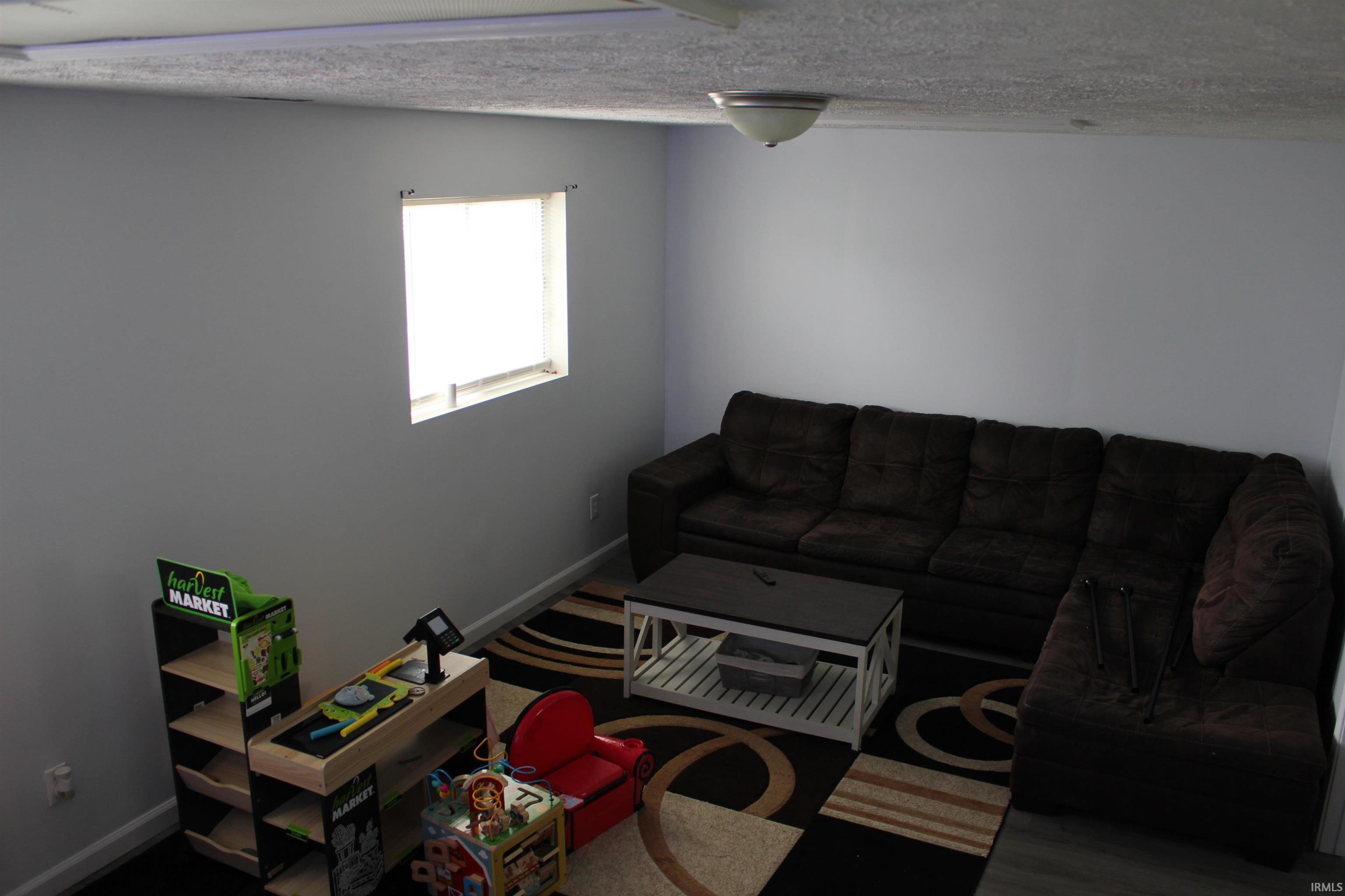 1408 N Olivewood Court