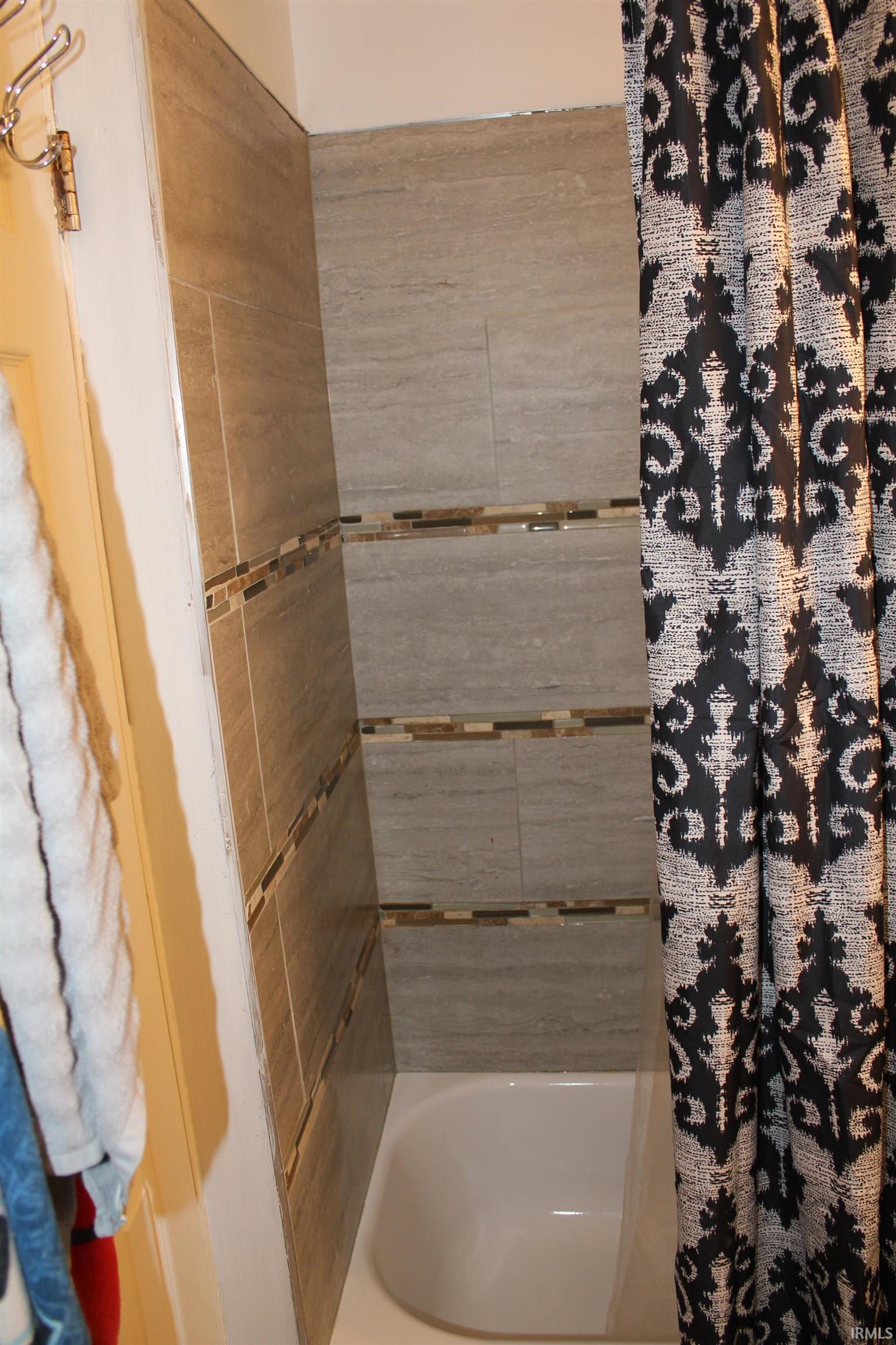 1408 N Olivewood Court