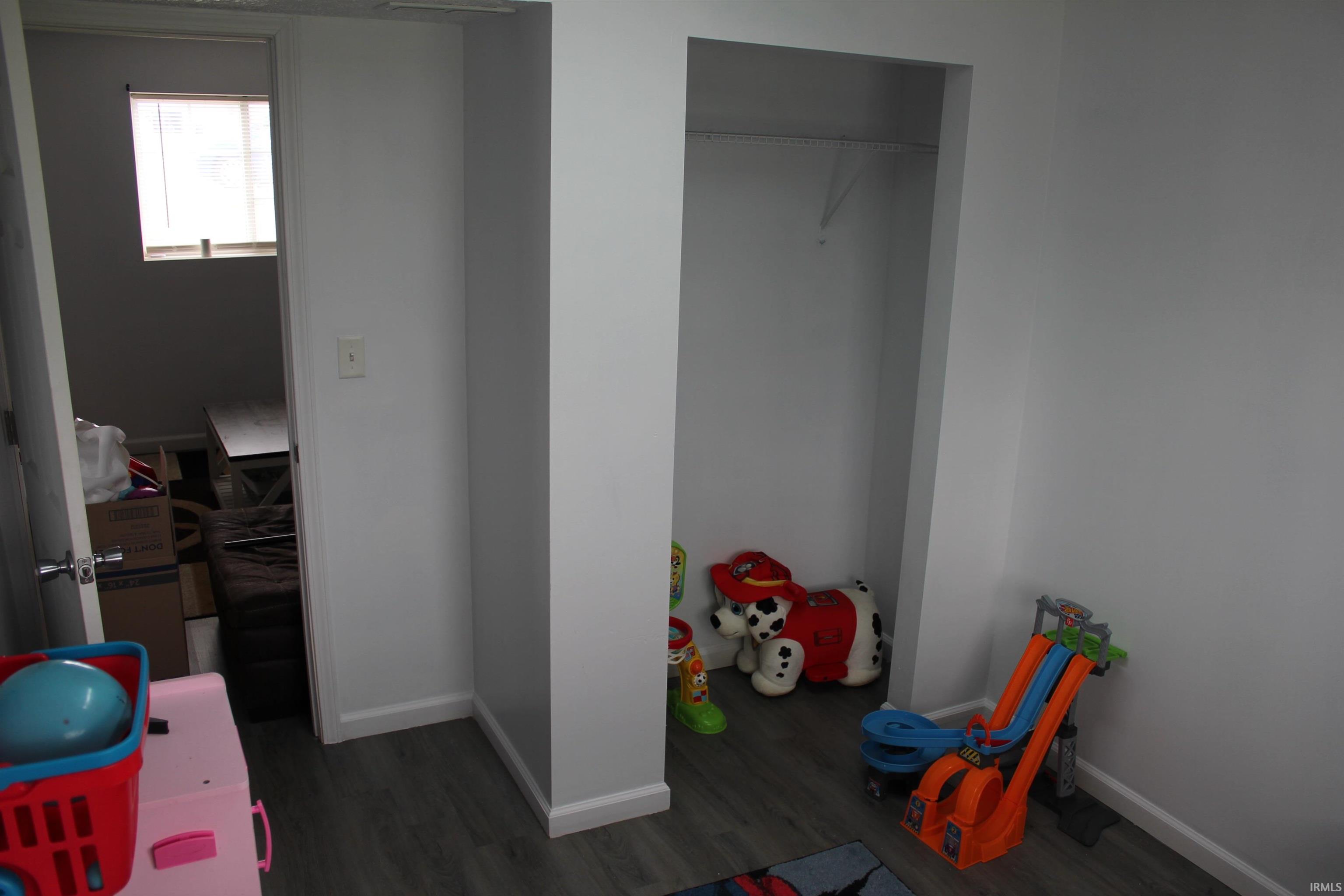 1408 N Olivewood Court