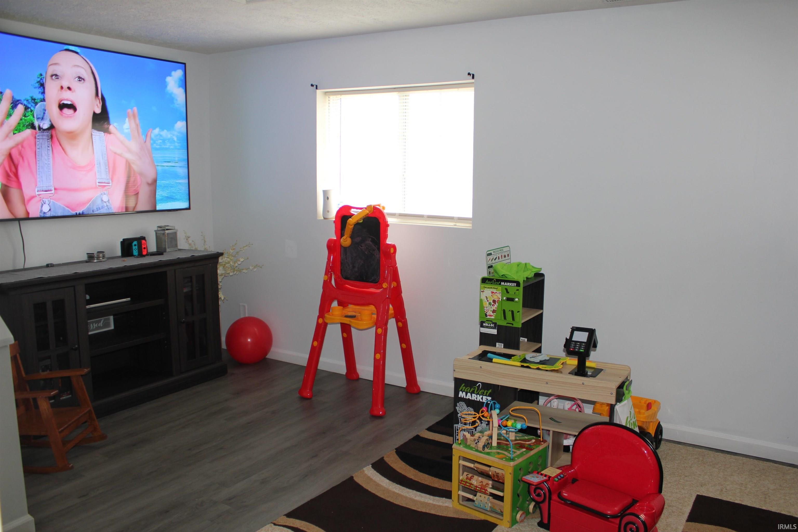 1408 N Olivewood Court