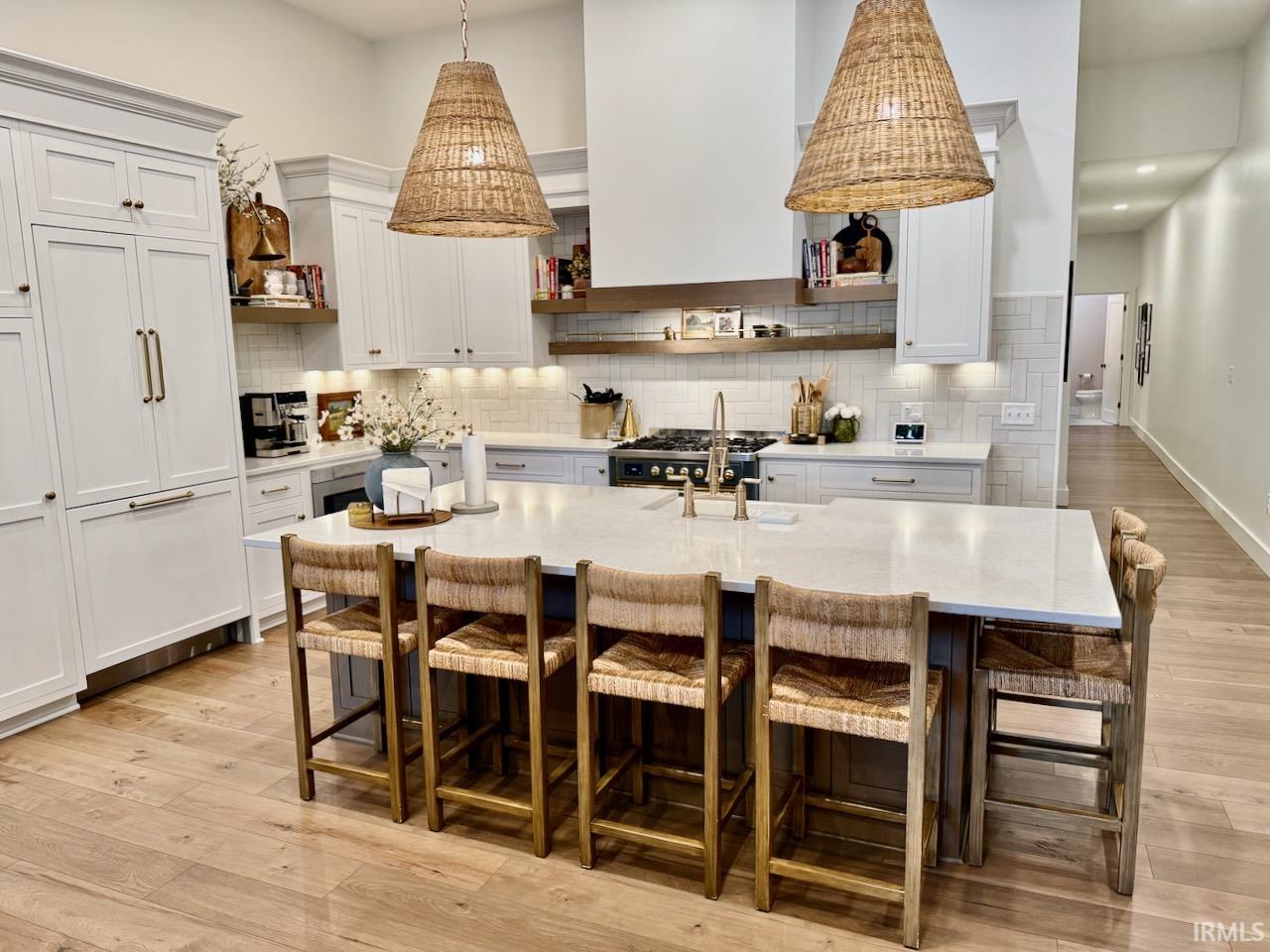 114 S Walnut Street Unit: 100 & 200