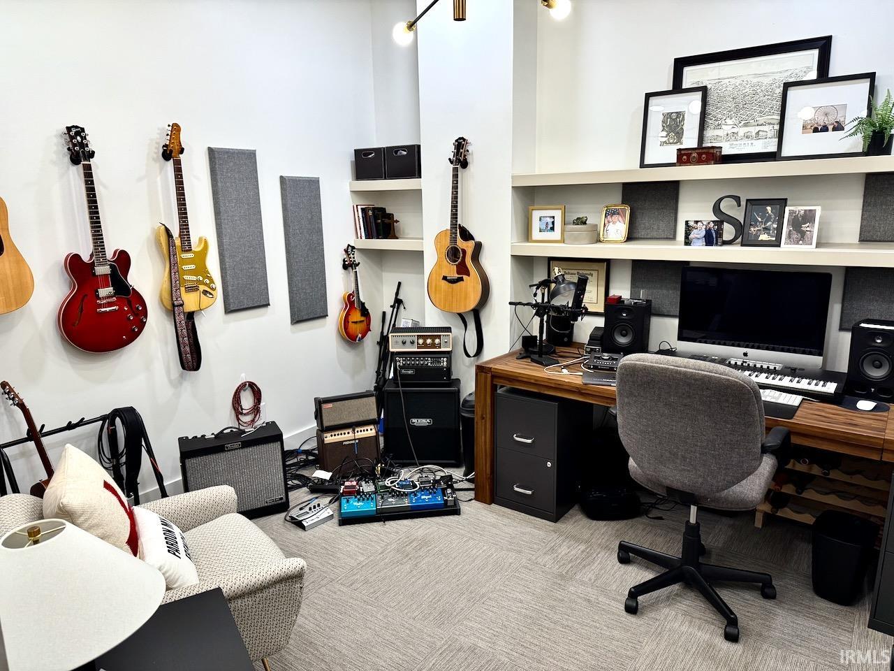 114 S Walnut Street Unit: 100 & 200