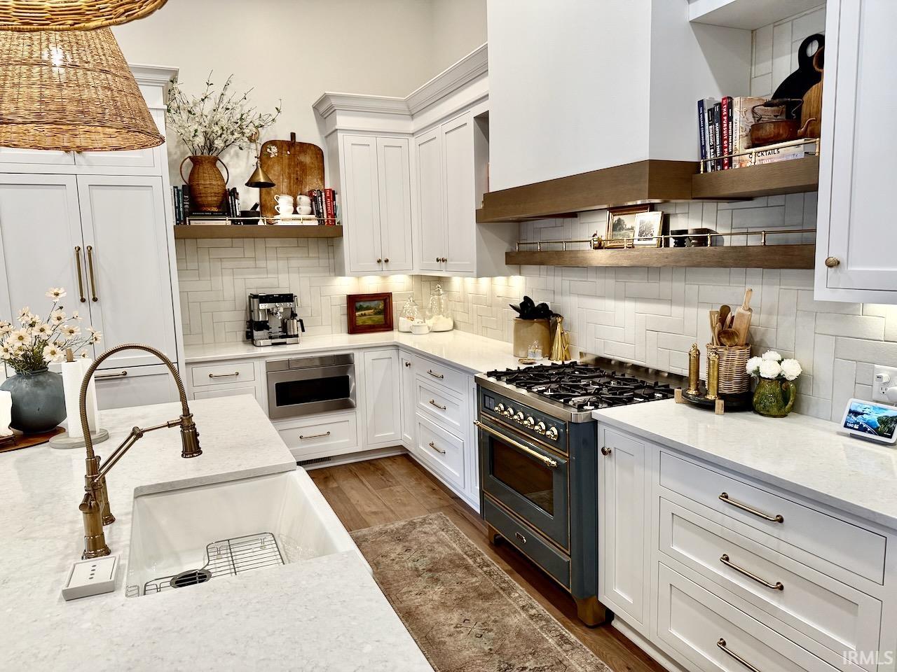 114 S Walnut Street Unit: 100 & 200