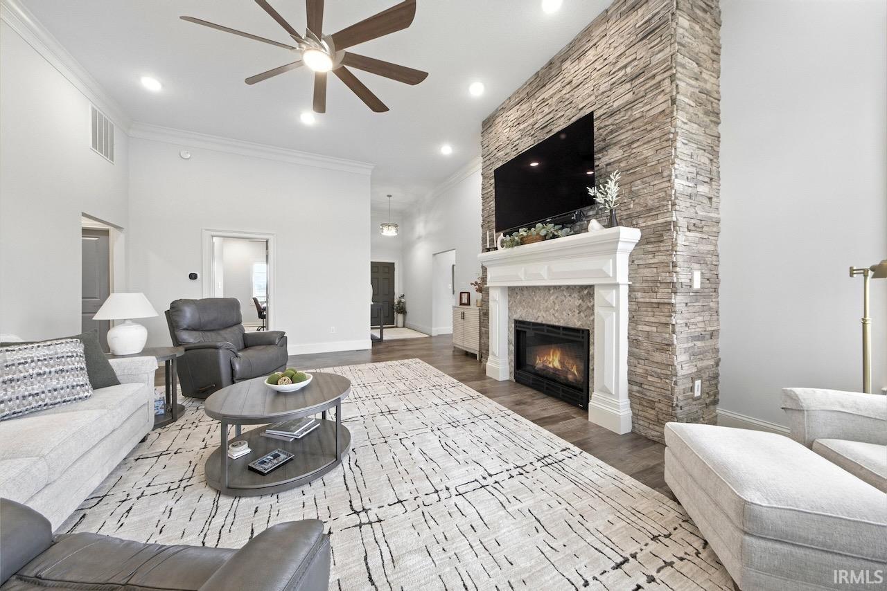 4909 N Graystone Drive