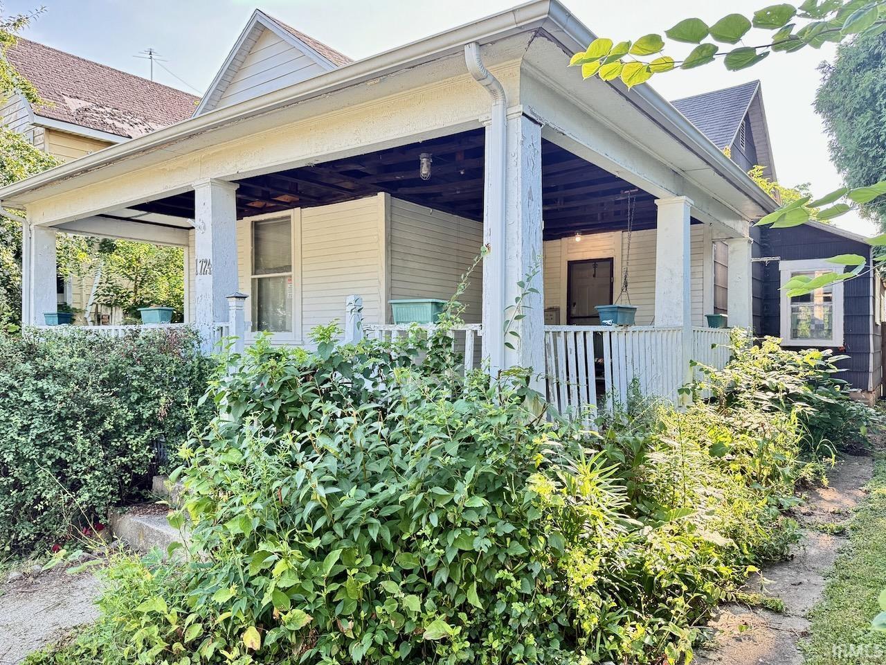 1724 Elm Street