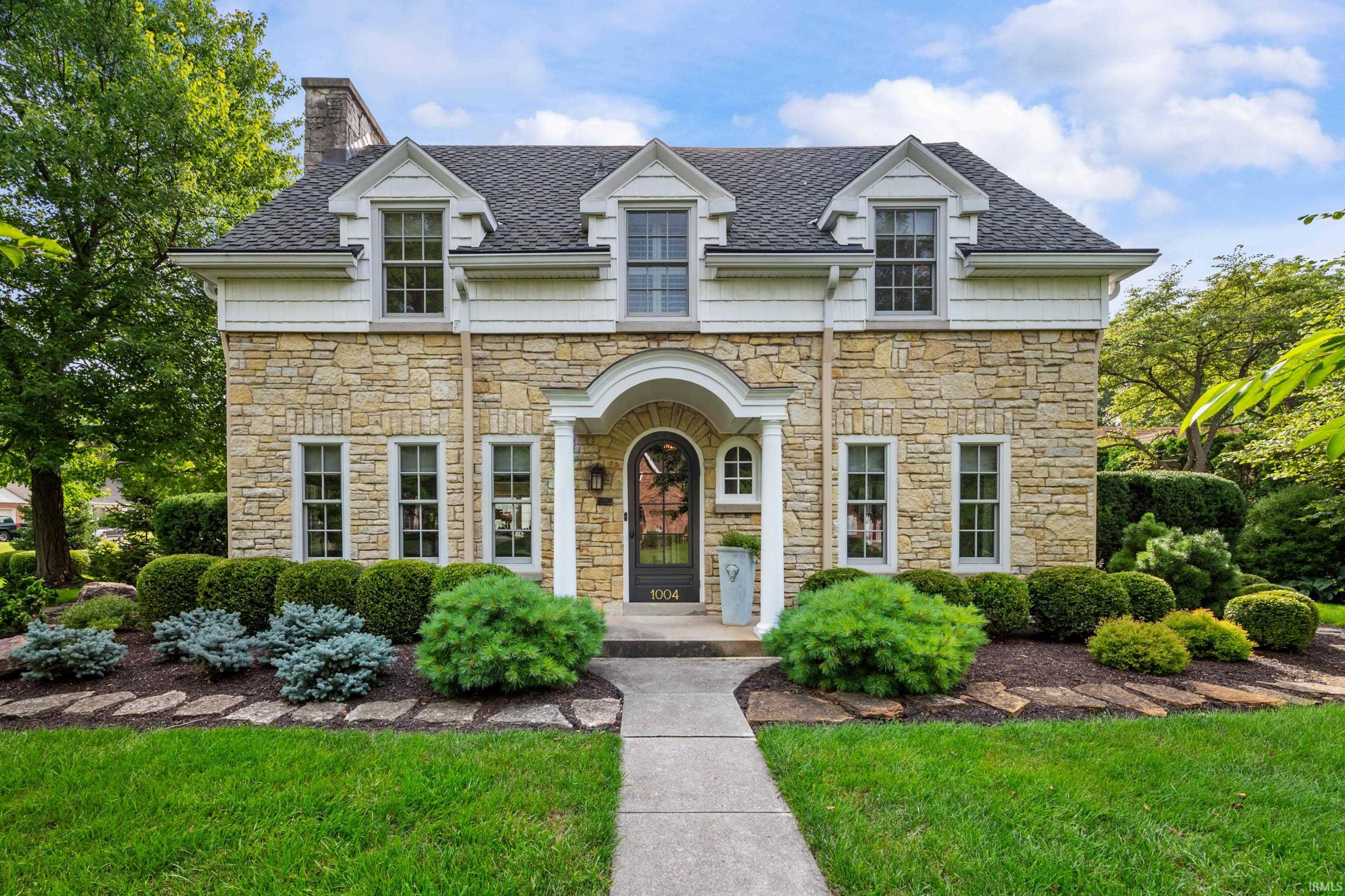1004 N Meadow Lane