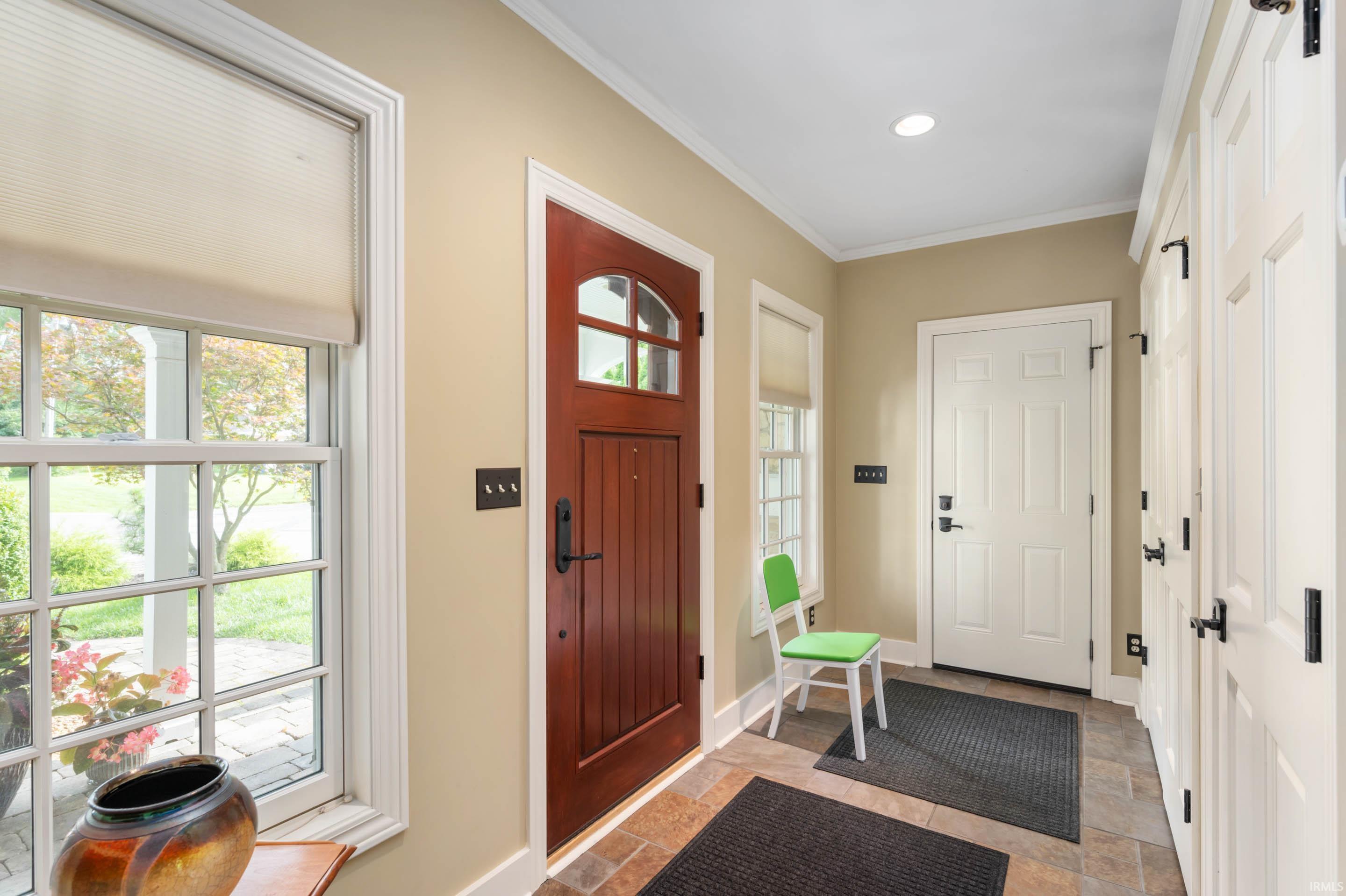 1004 N Meadow Lane