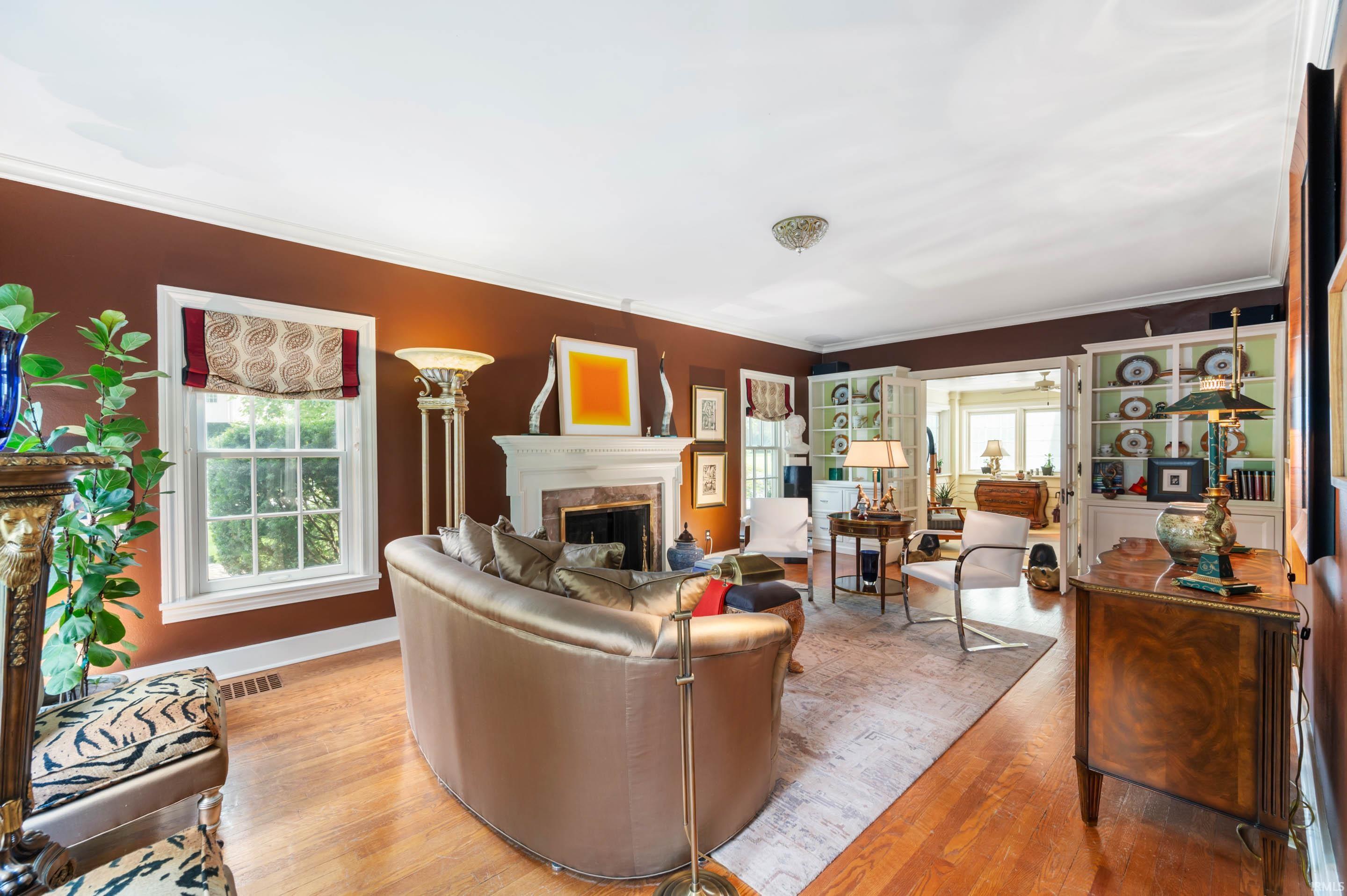 1004 N Meadow Lane
