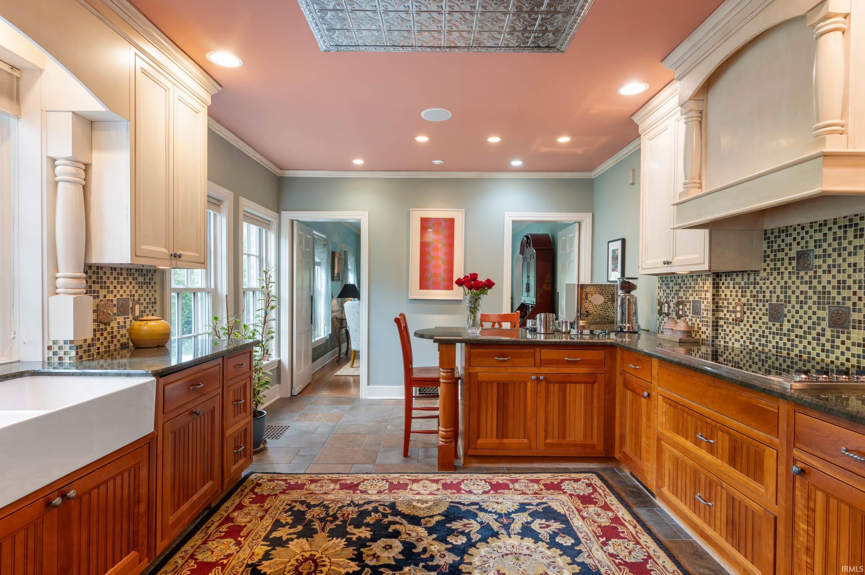 1004 N Meadow Lane