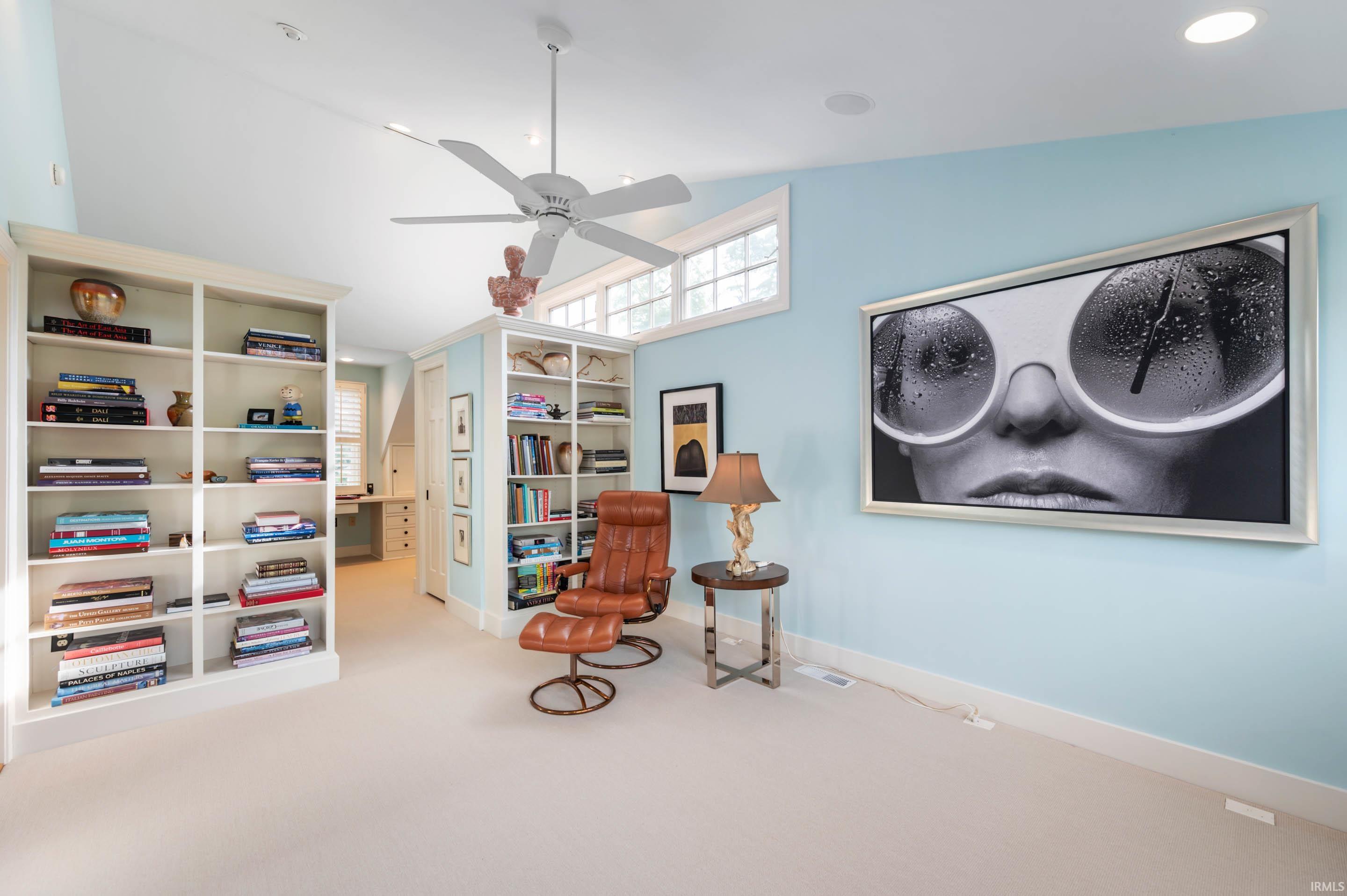 1004 N Meadow Lane