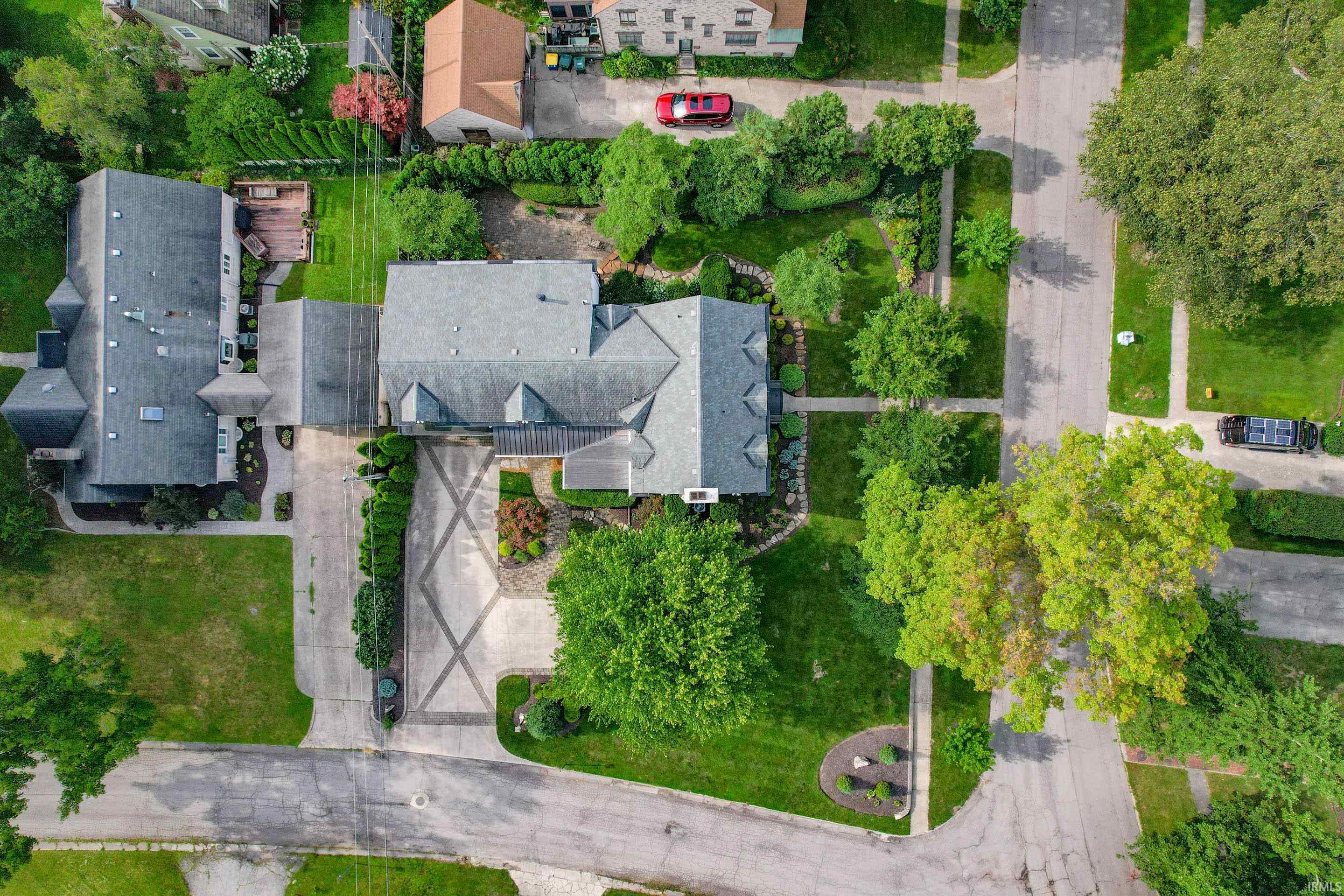 1004 N Meadow Lane