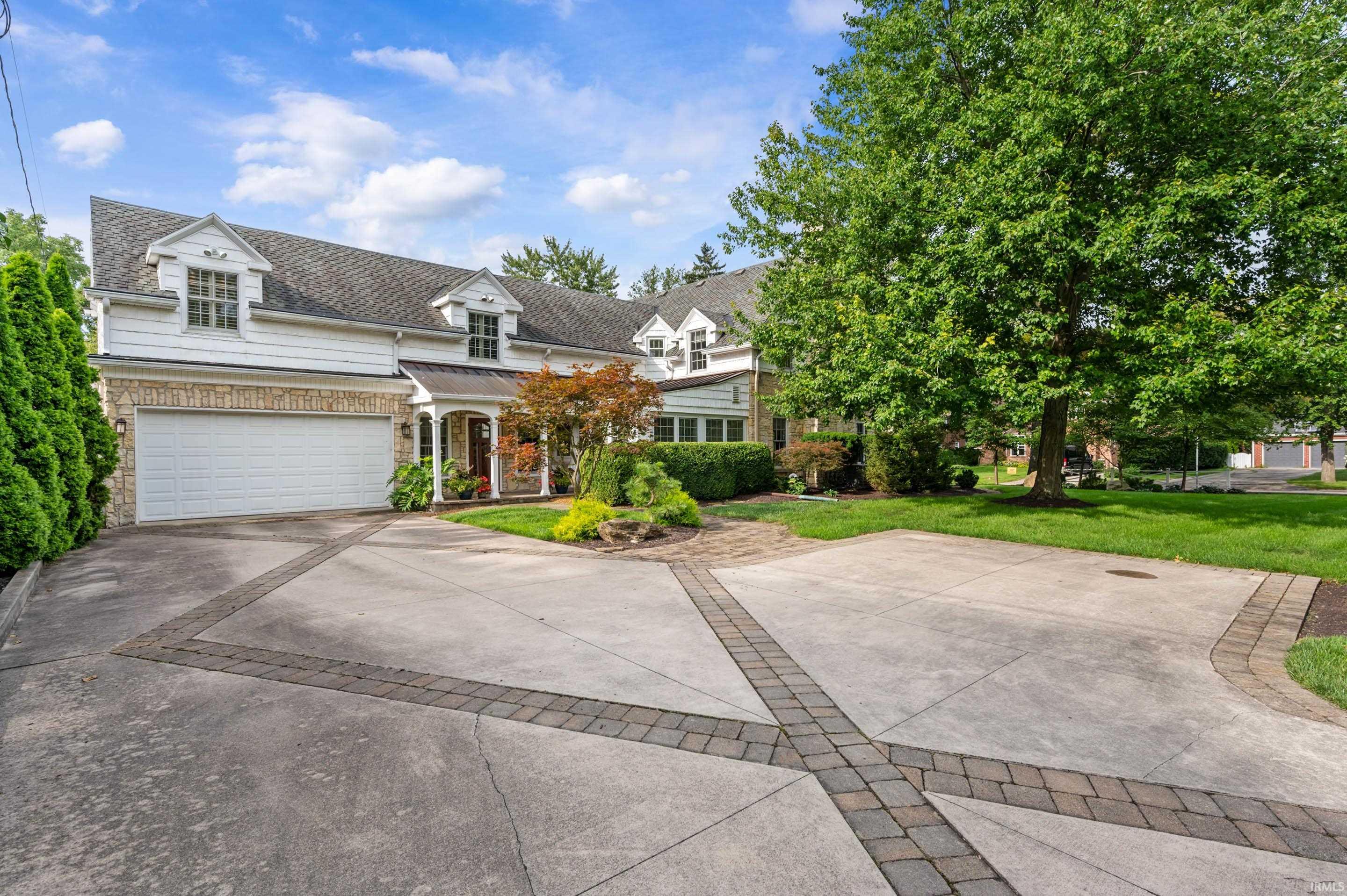 1004 N Meadow Lane