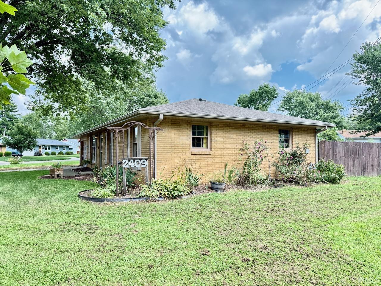 2409 W Barcelon Drive