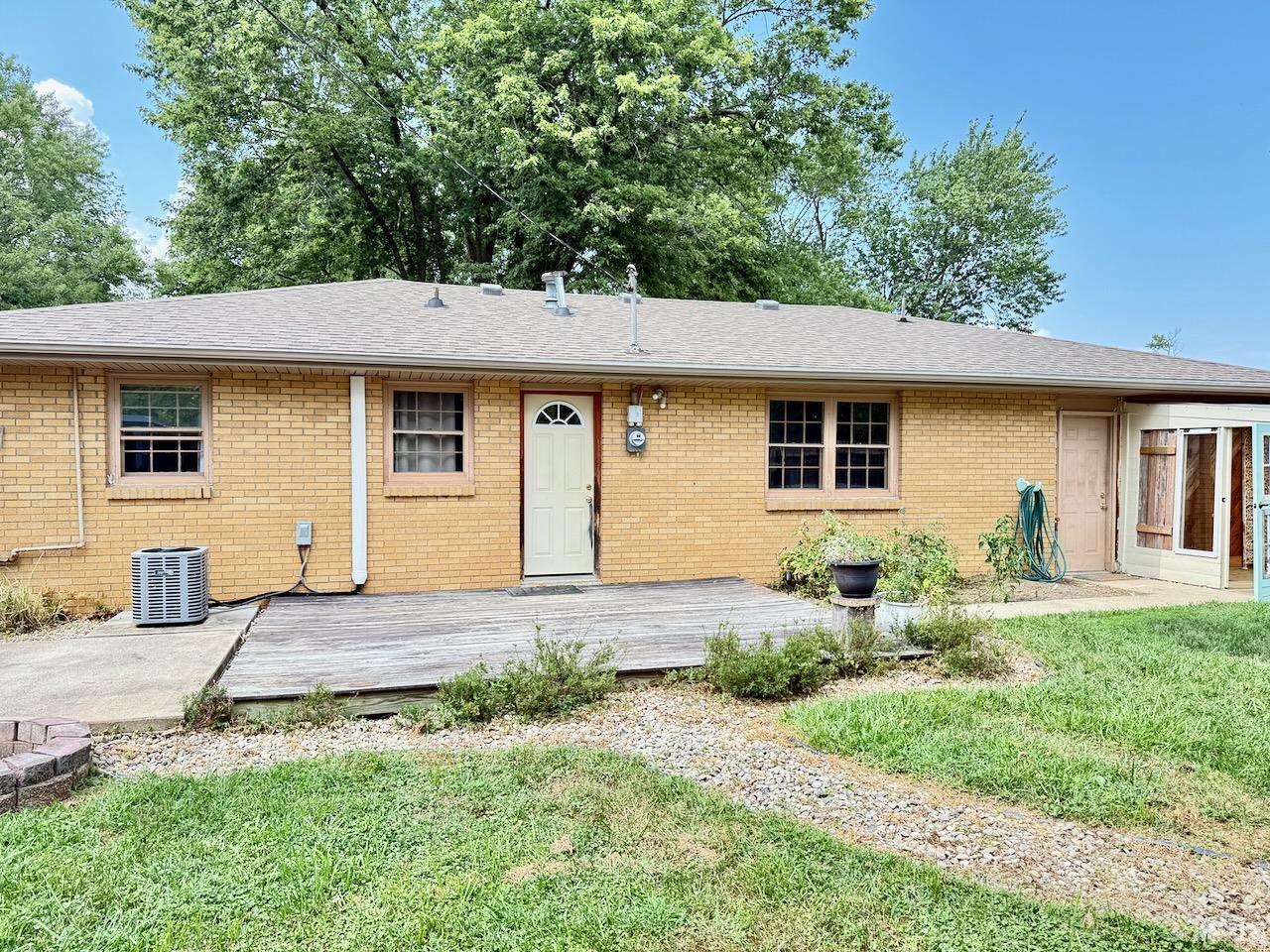 2409 W Barcelon Drive