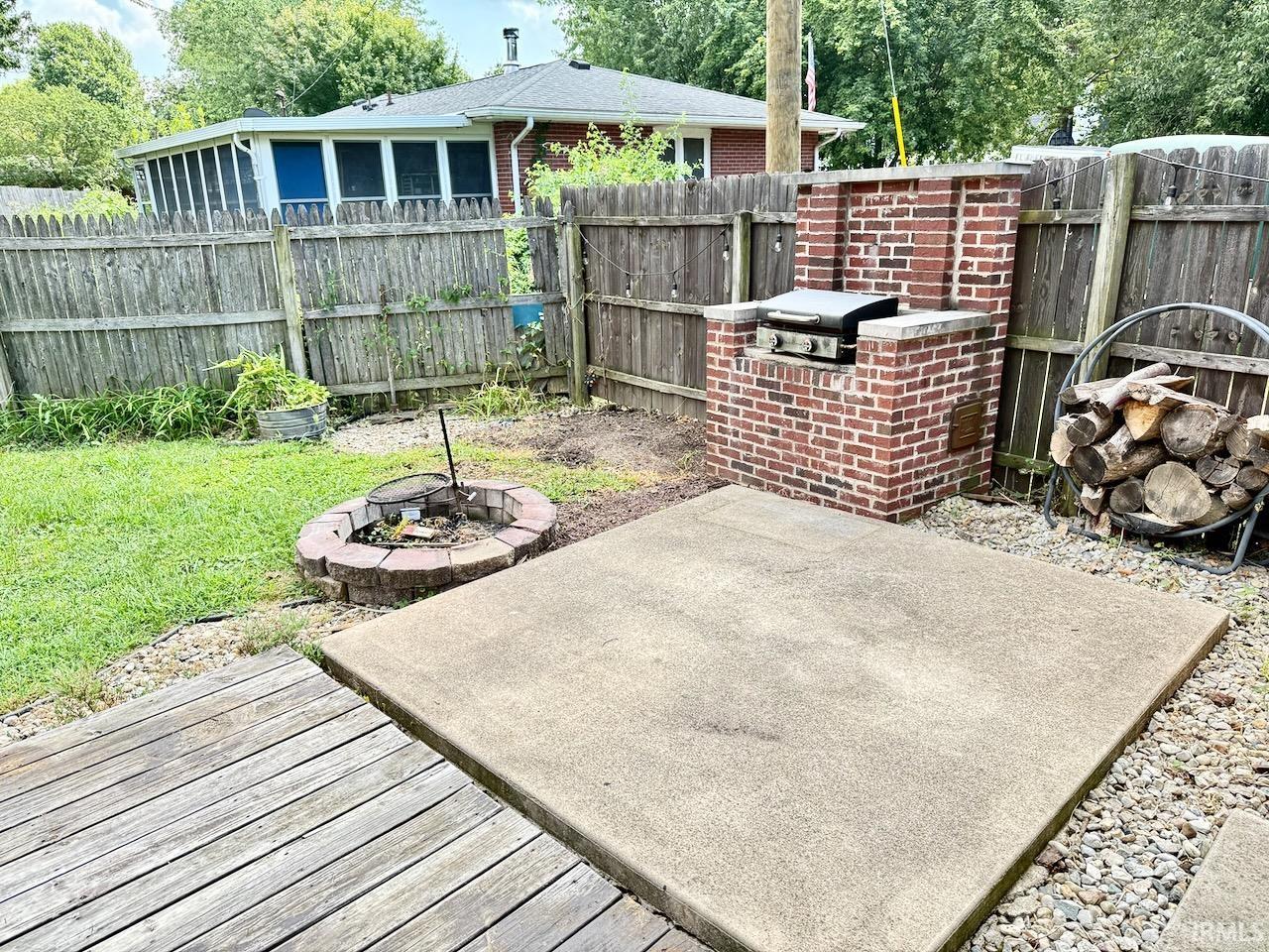 2409 W Barcelon Drive