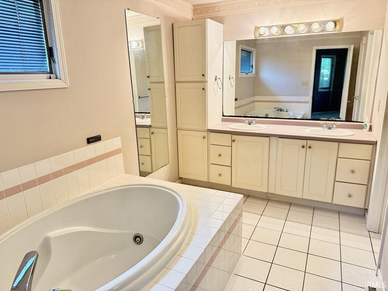 5600 W Old Stone Road