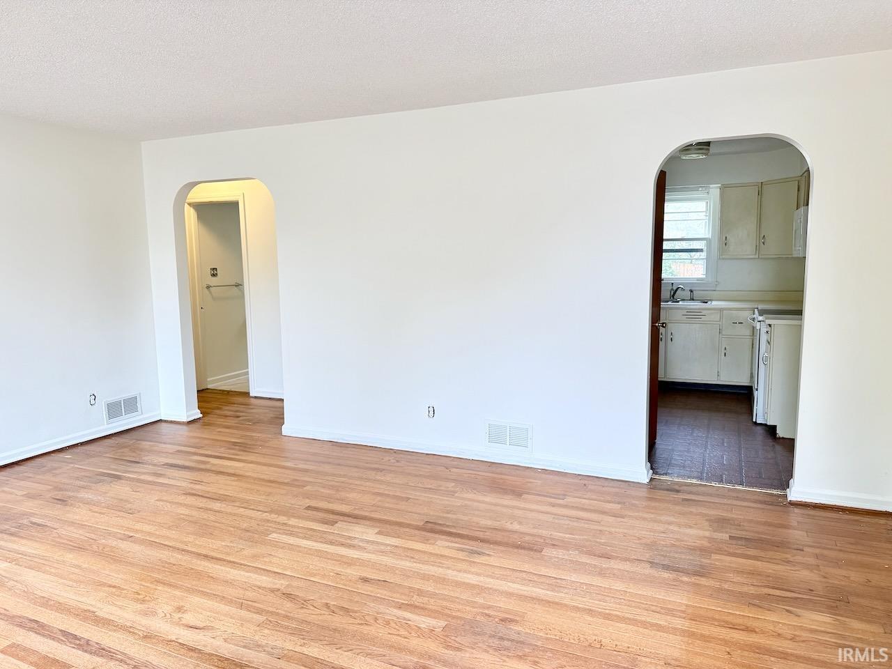 2201 W Euclid Avenue