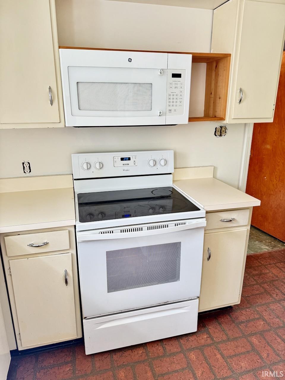 2201 W Euclid Avenue