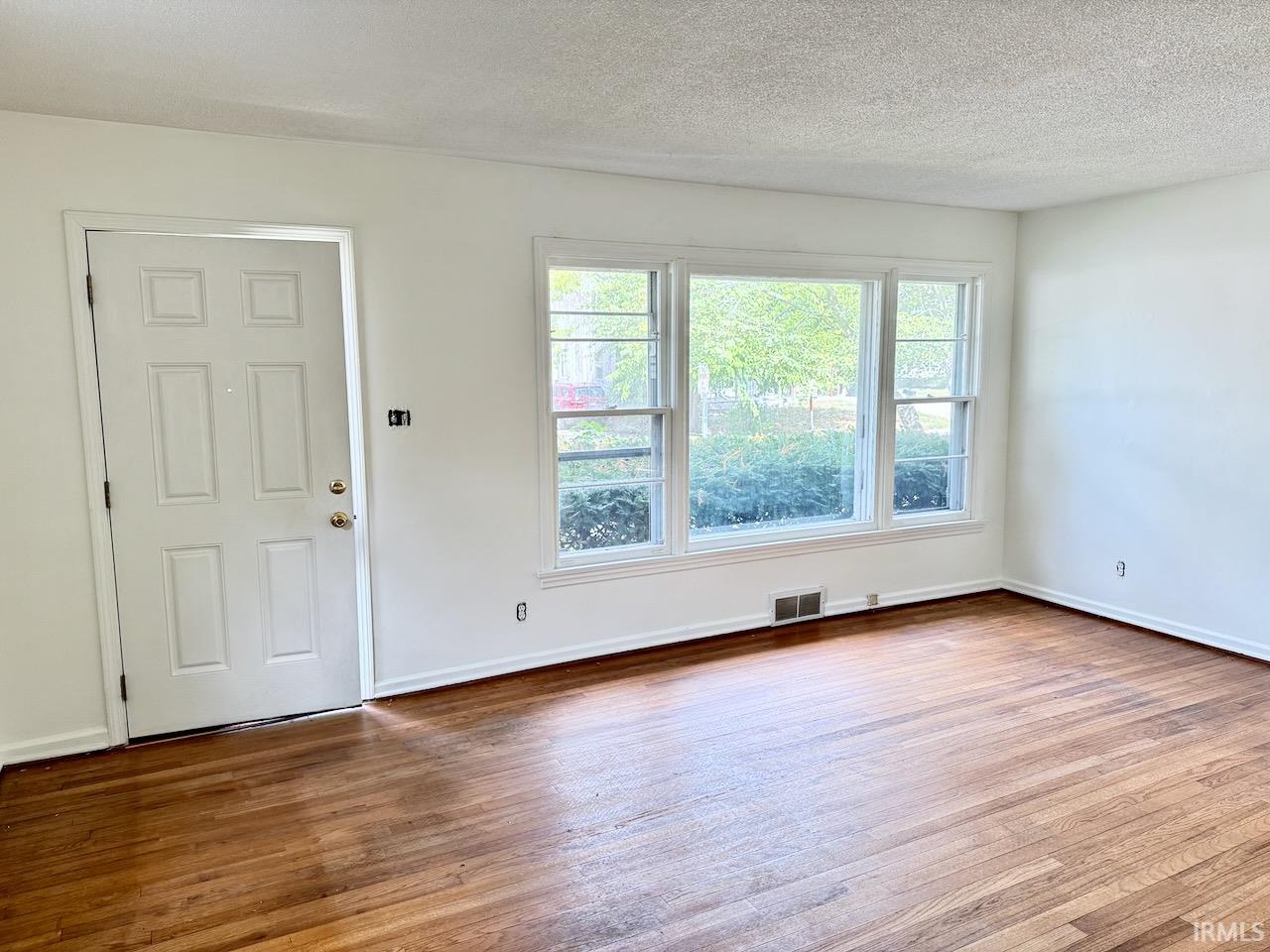 2201 W Euclid Avenue