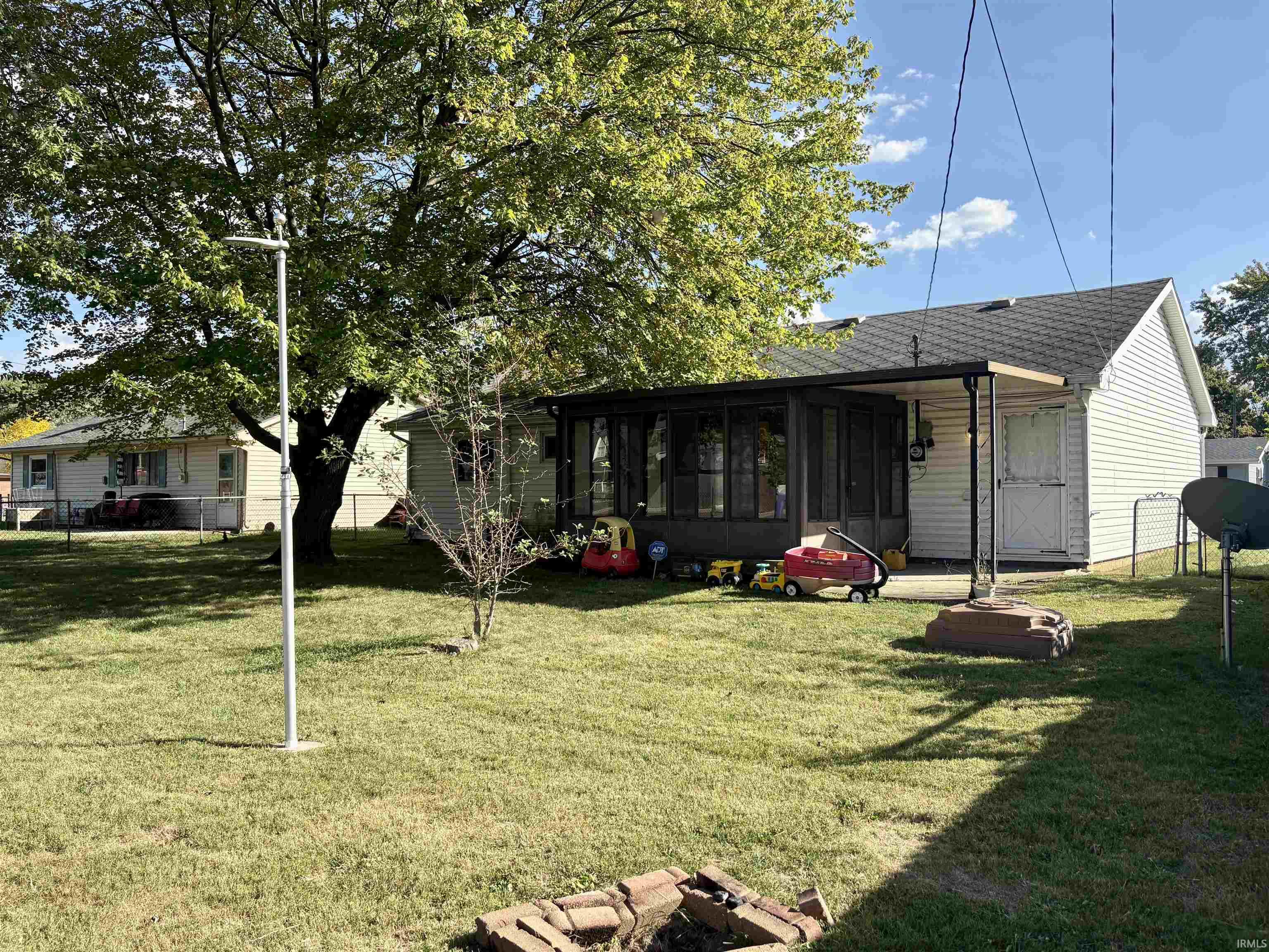 2704 W Brookfield Drive