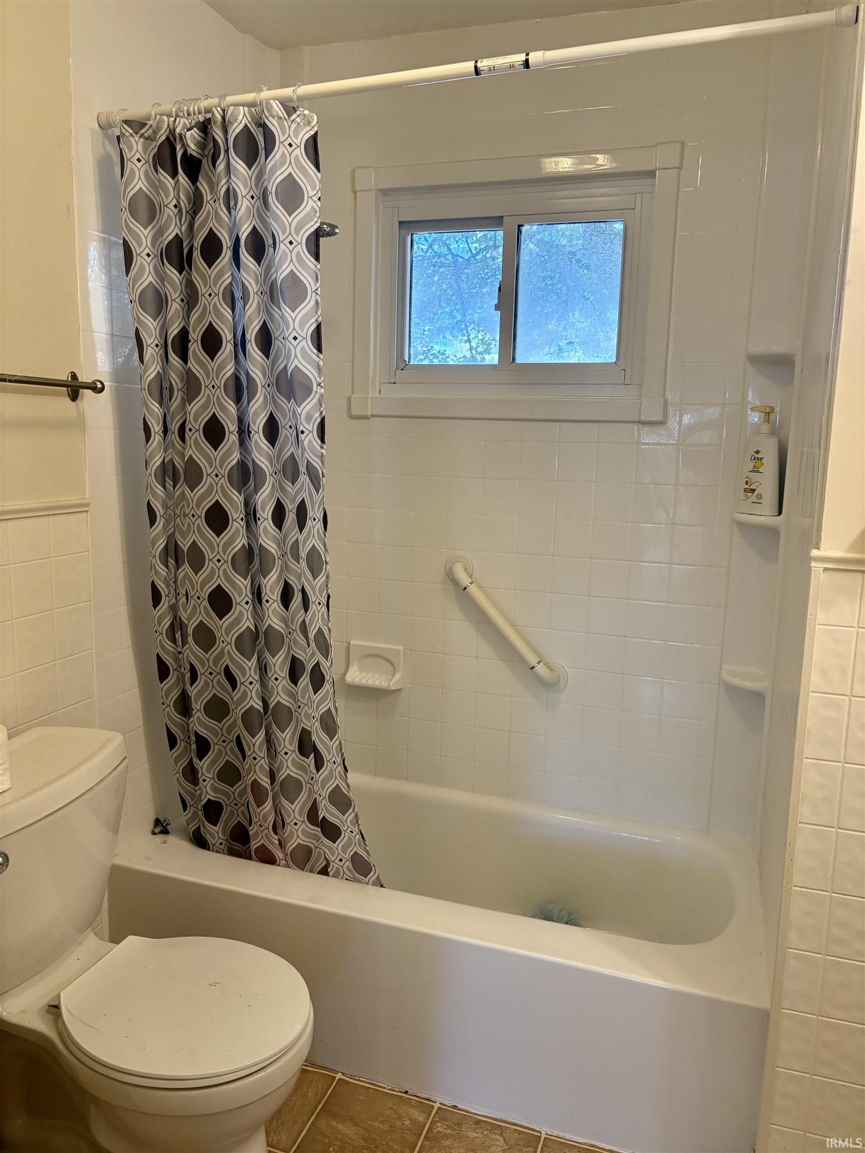 2704 W Brookfield Drive