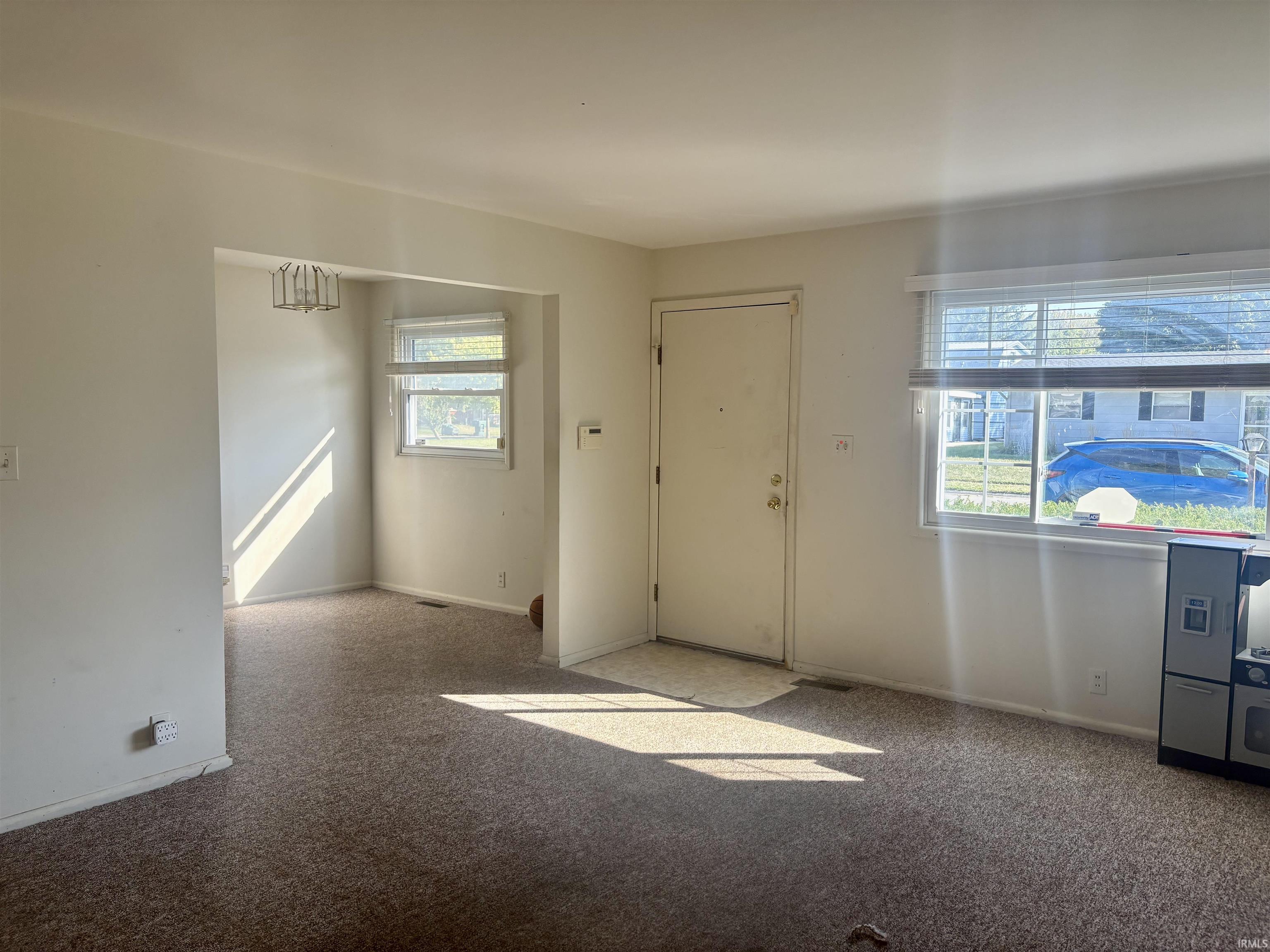 2704 W Brookfield Drive