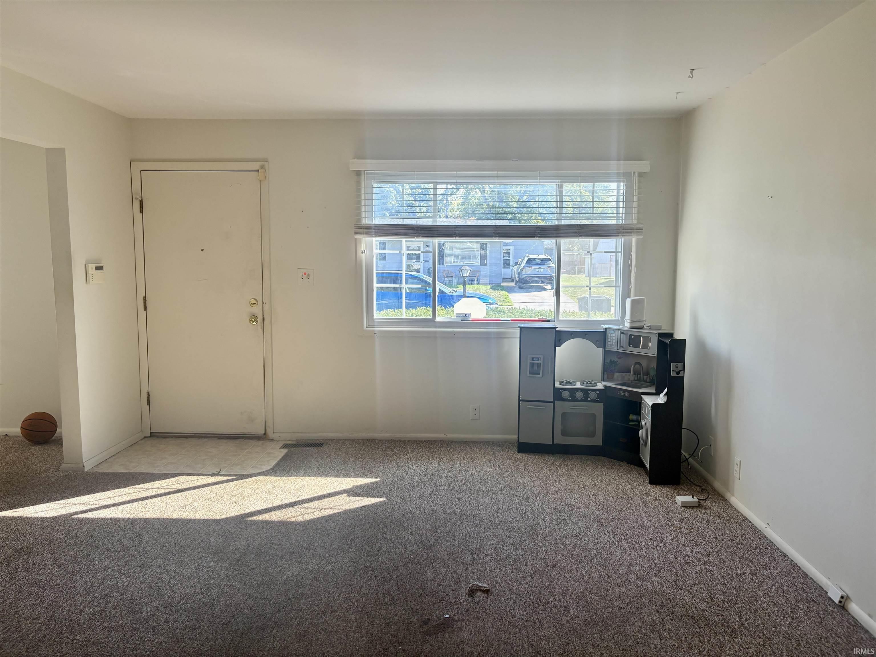 2704 W Brookfield Drive