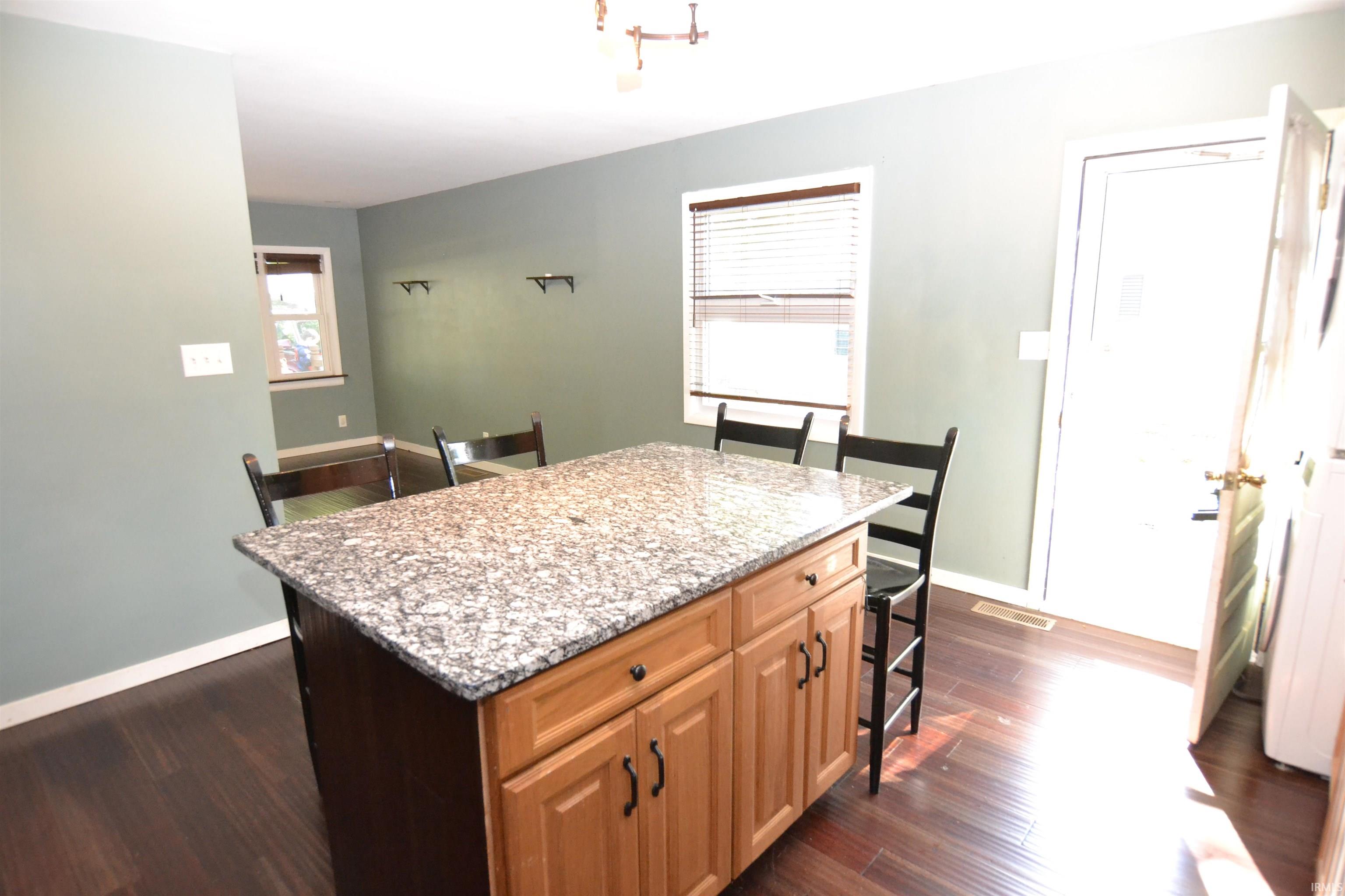 115 N Bittersweet Lane