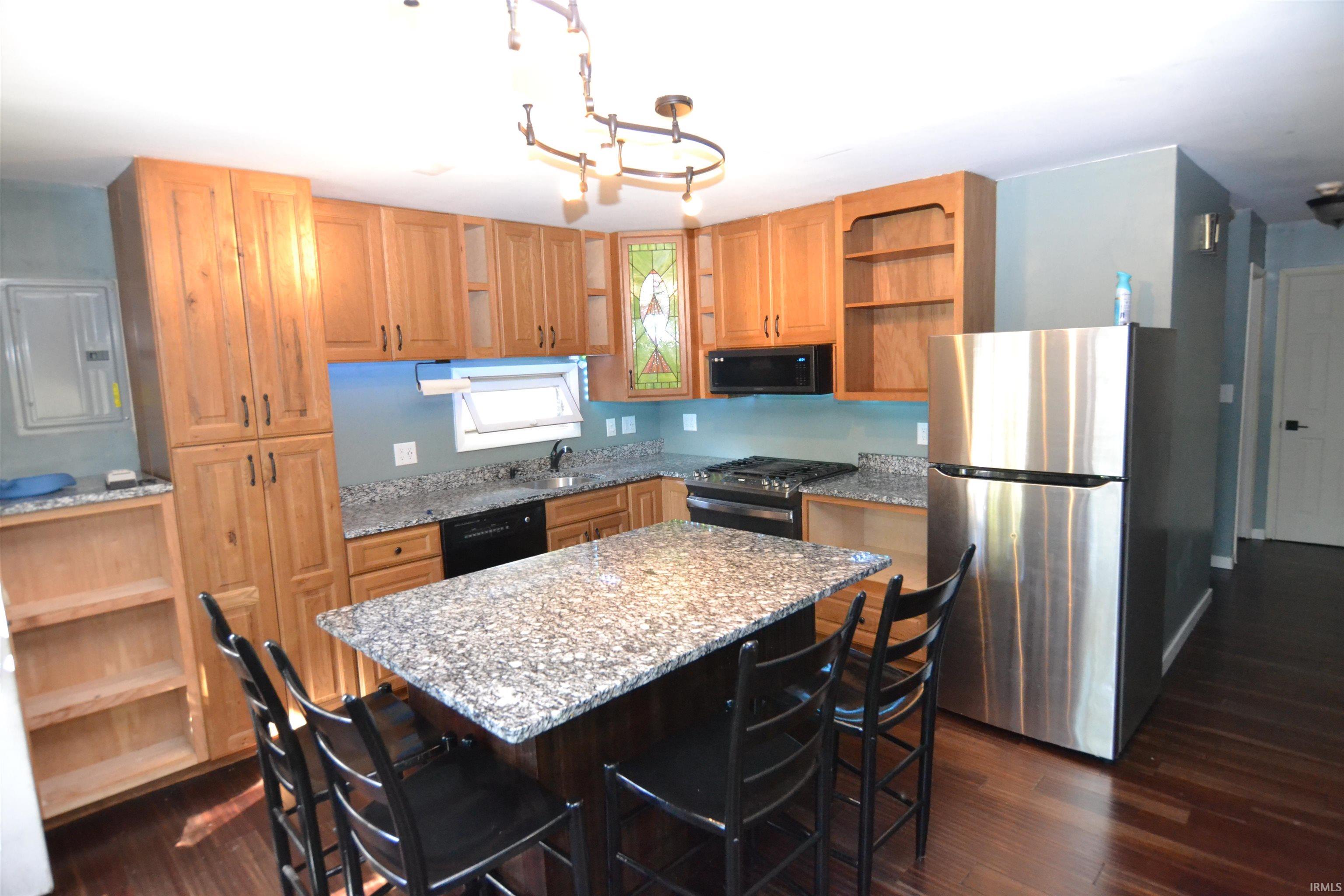 115 N Bittersweet Lane