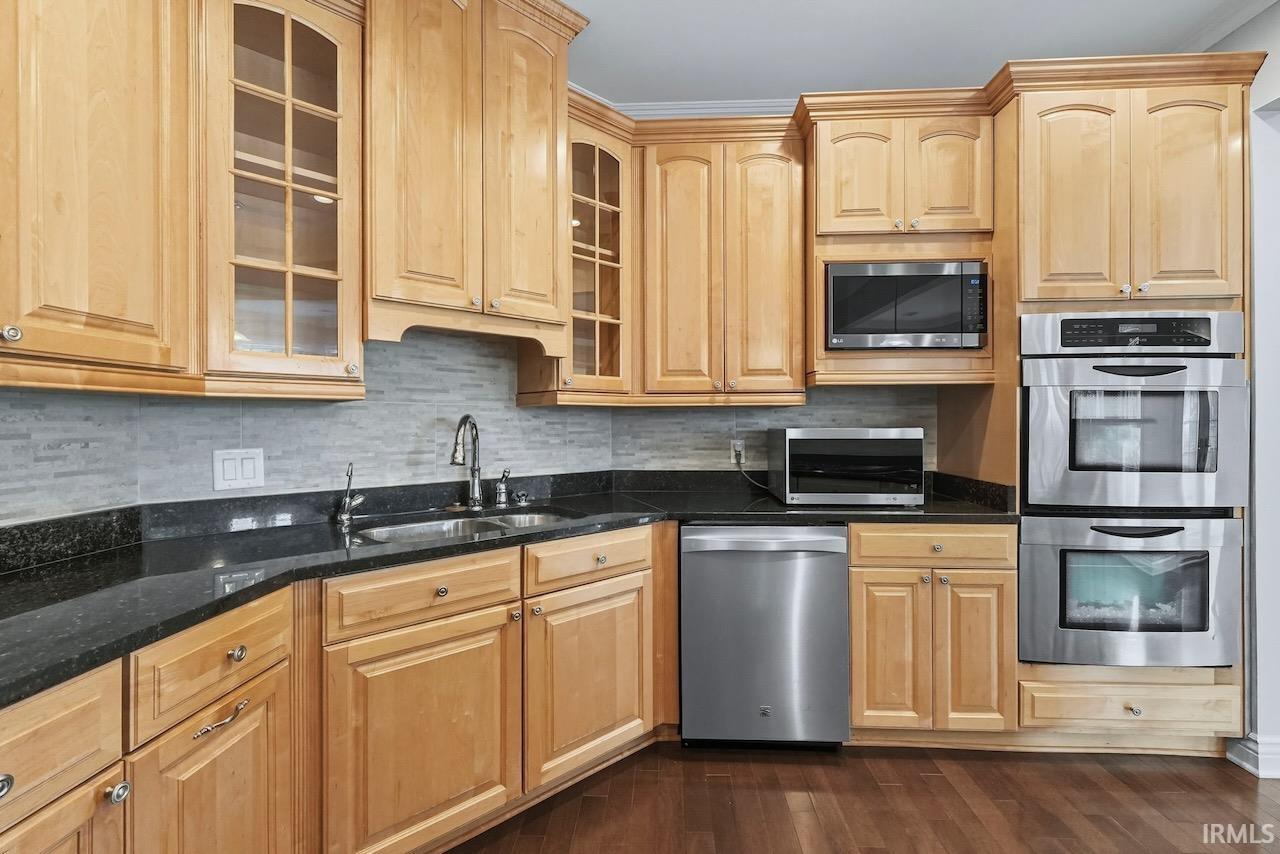 7105 W St Andrews Avenue