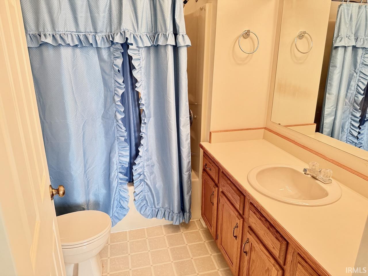 3736 N Lakeside Drive