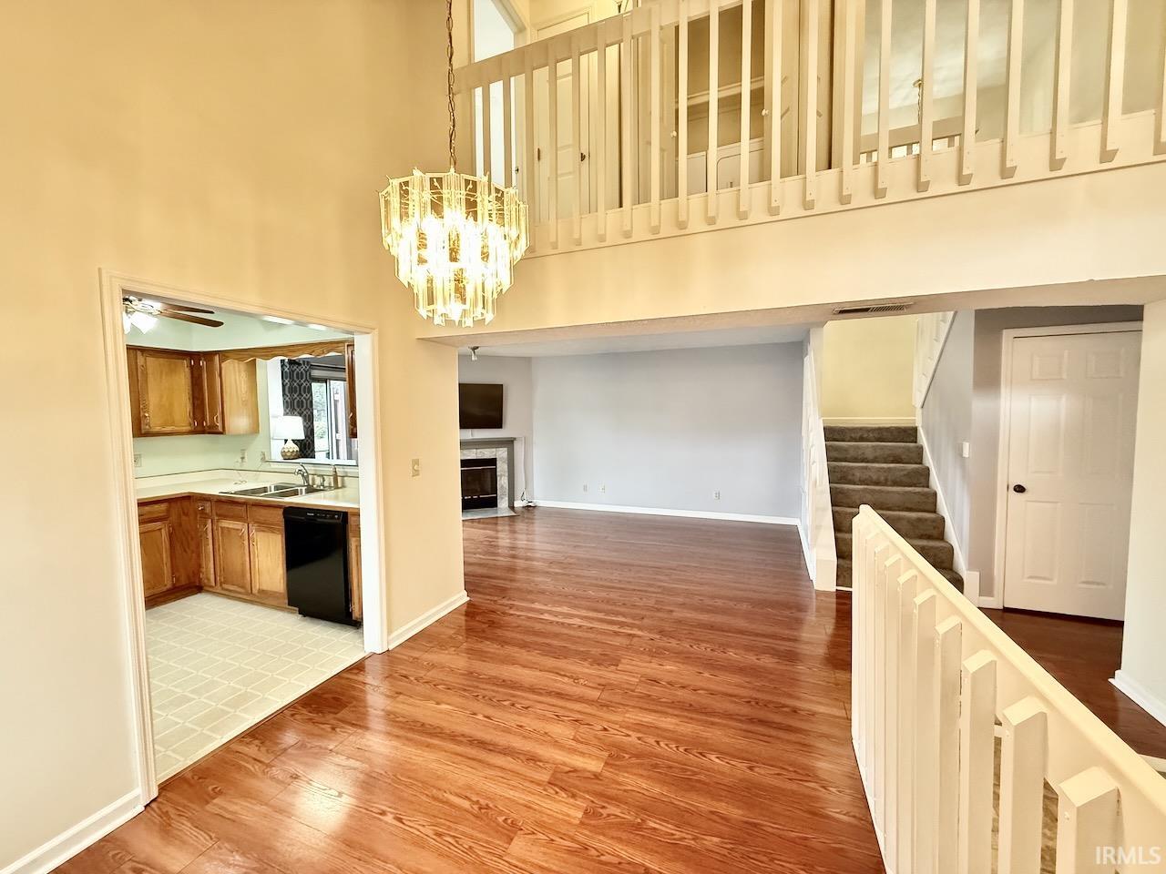 3736 N Lakeside Drive