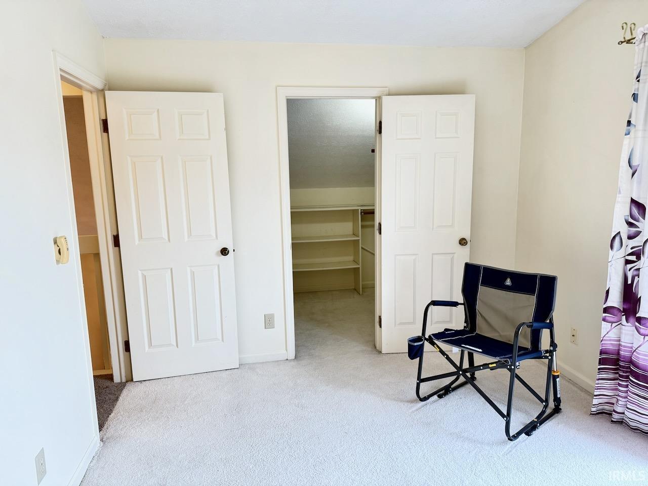 3736 N Lakeside Drive