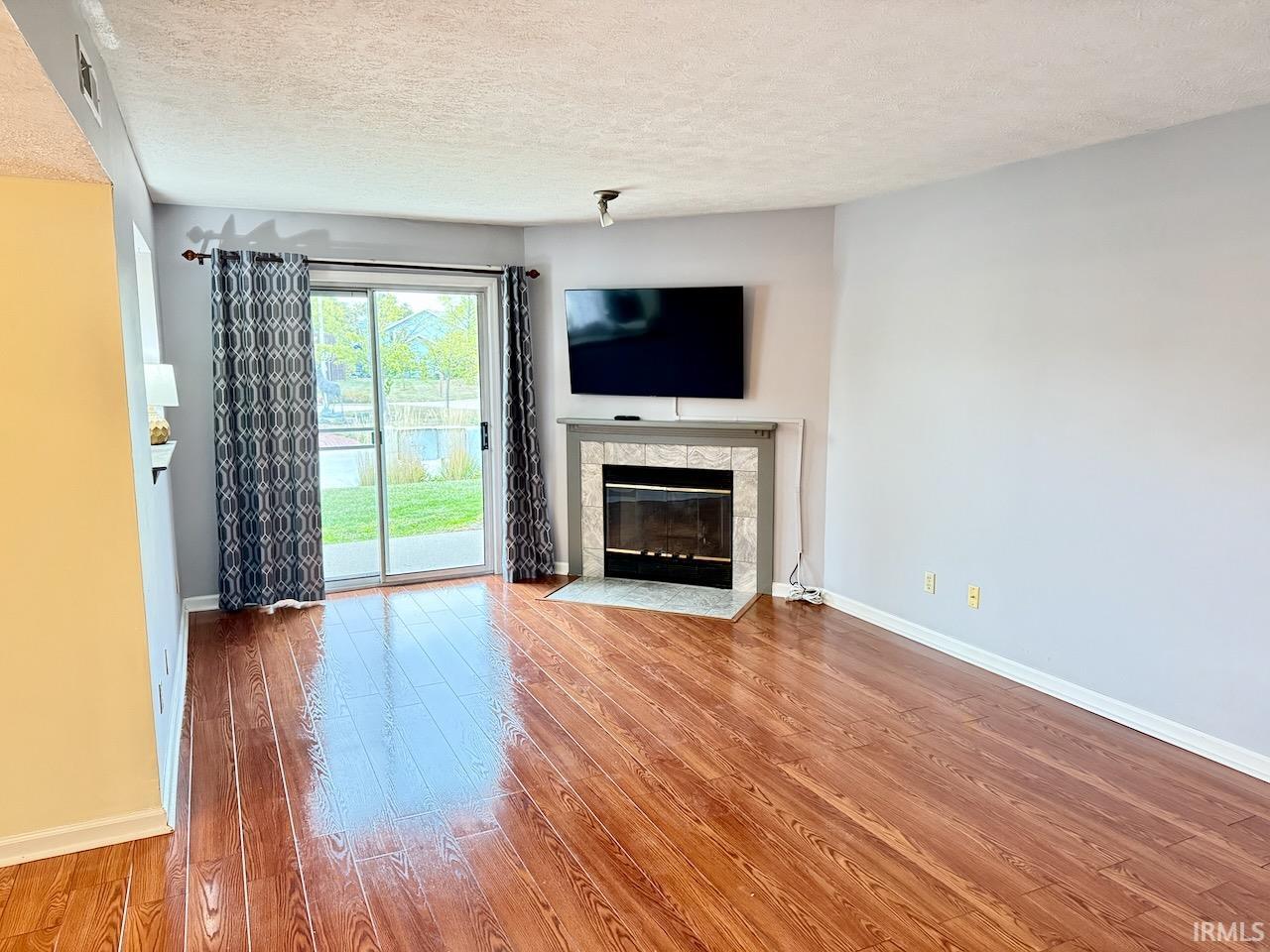 3736 N Lakeside Drive