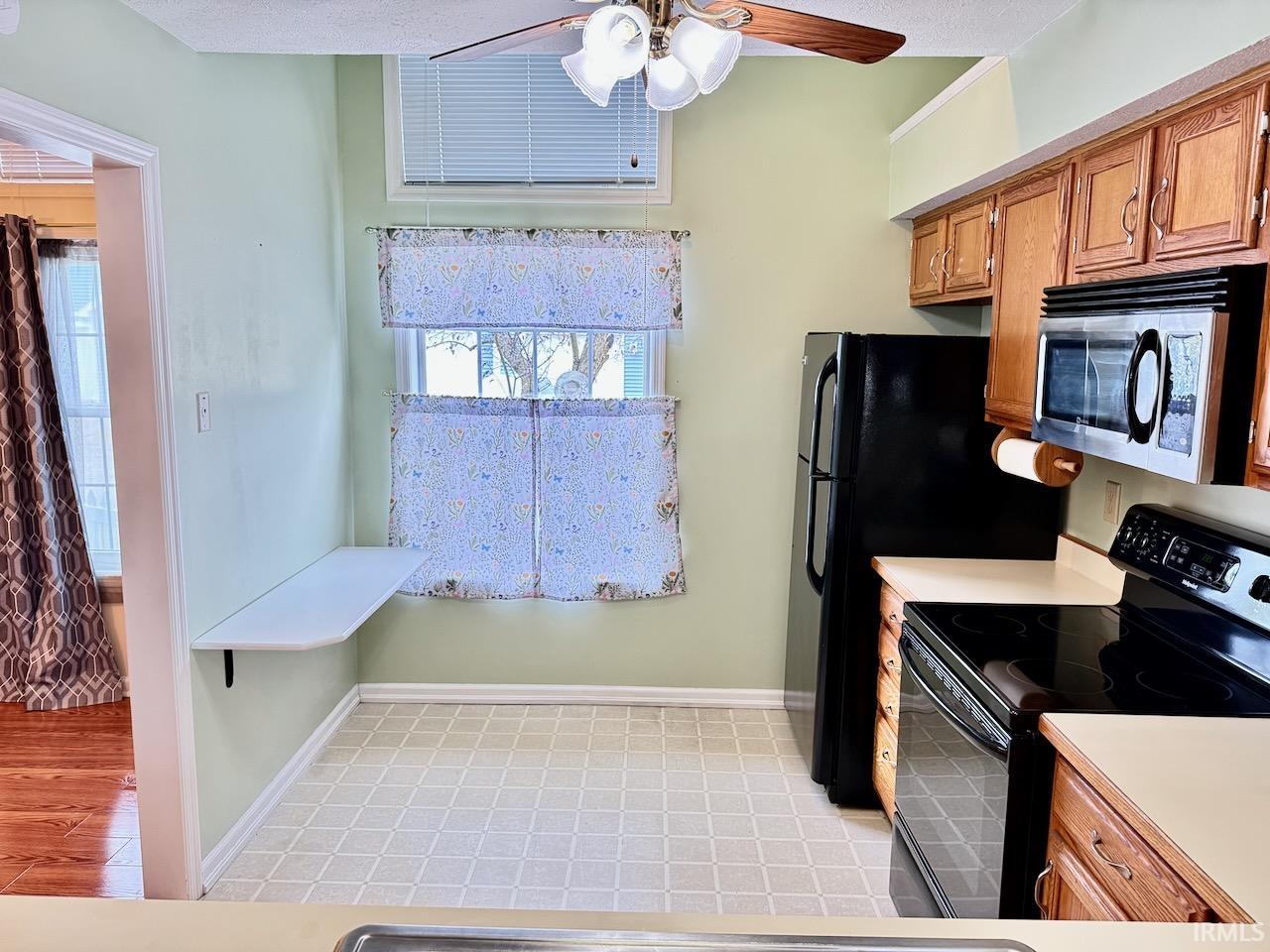 3736 N Lakeside Drive