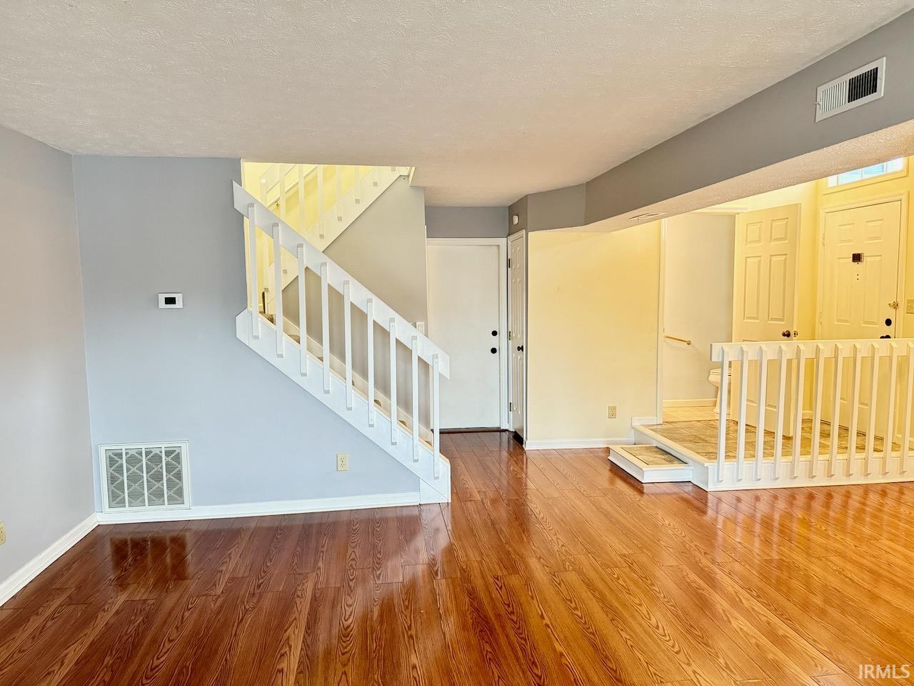 3736 N Lakeside Drive