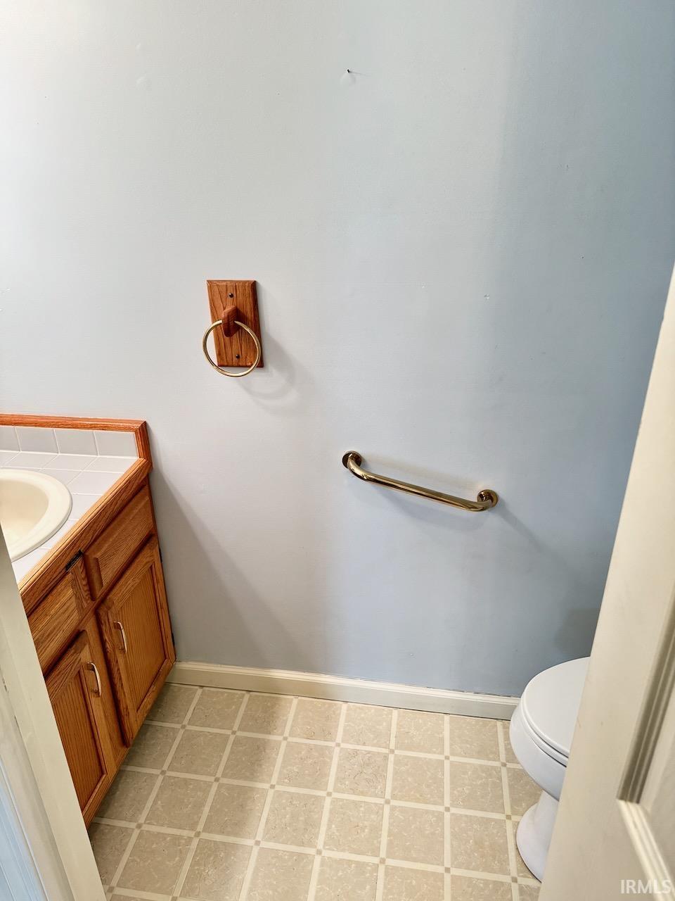 3736 N Lakeside Drive