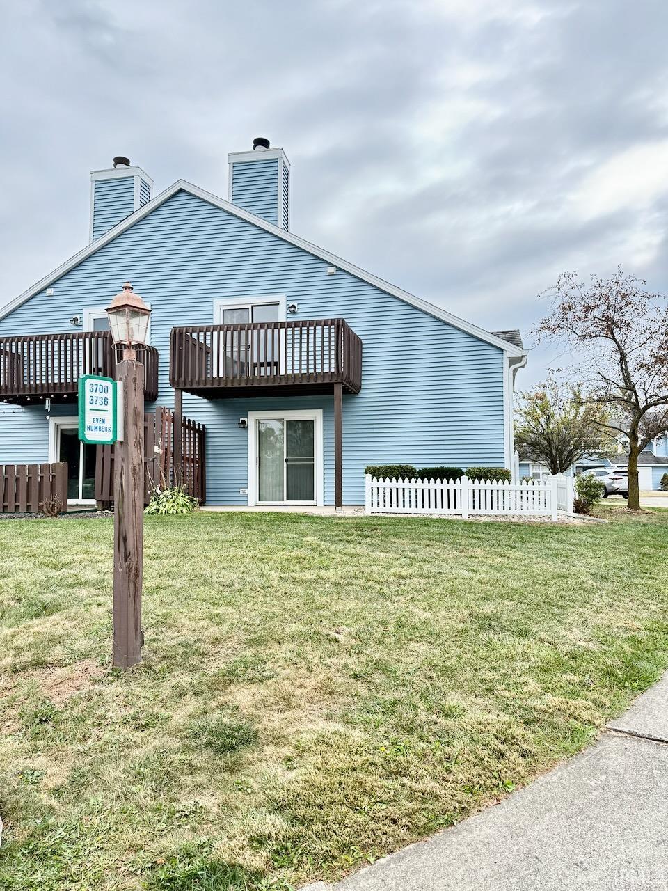 3736 N Lakeside Drive