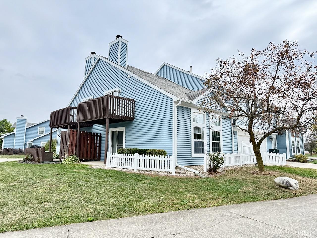 3736 N Lakeside Drive