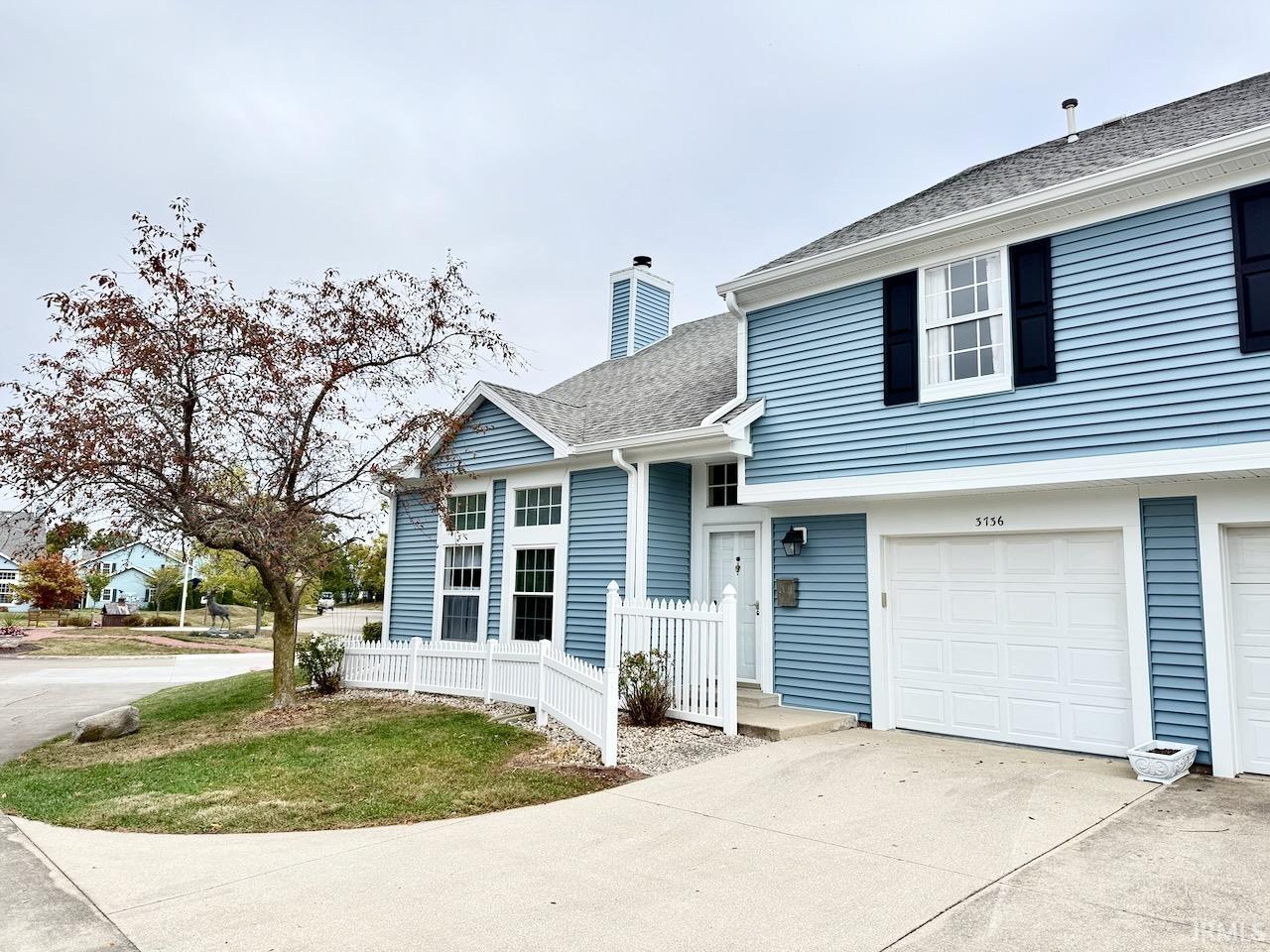 3736 N Lakeside Drive