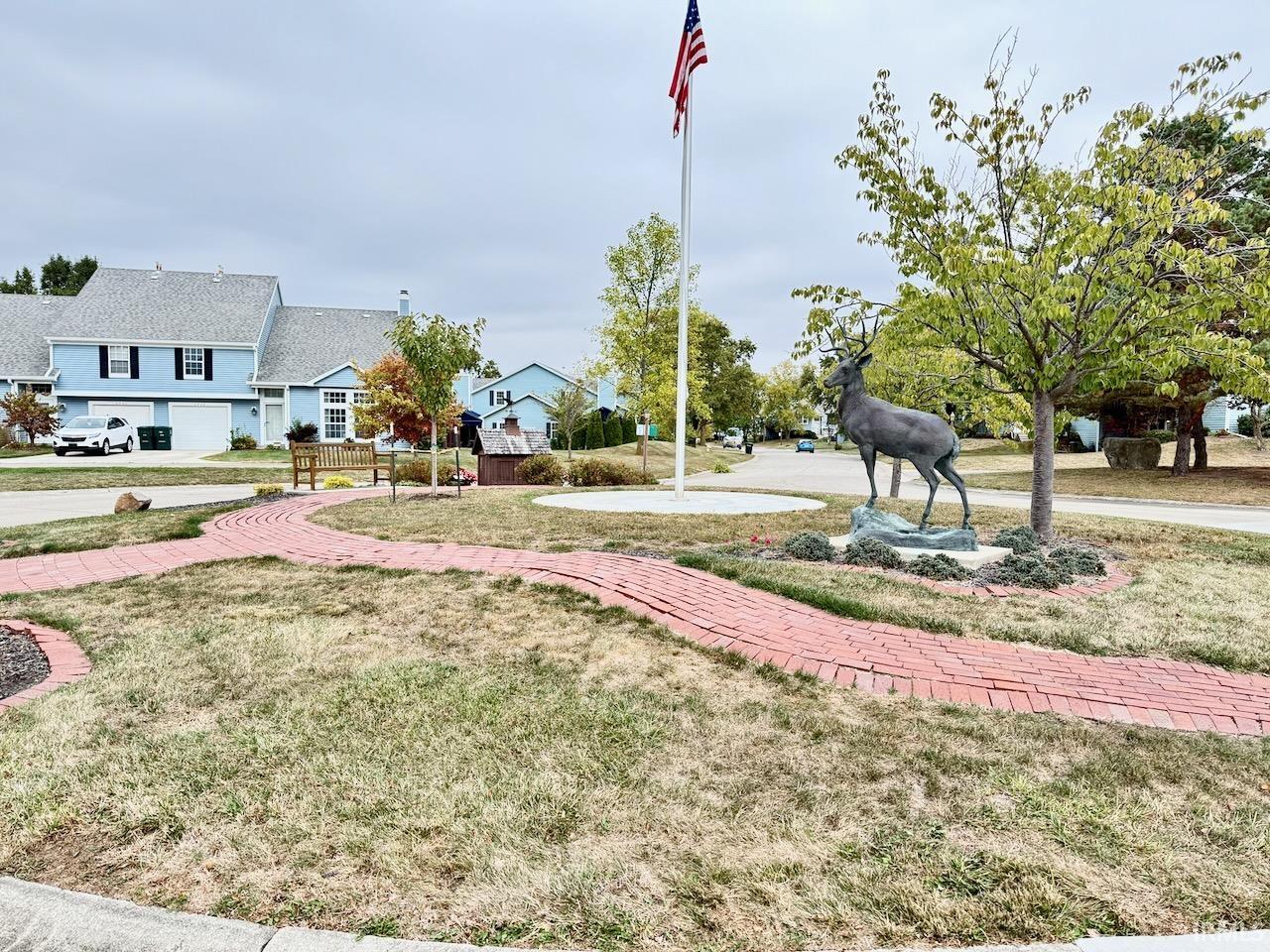 3736 N Lakeside Drive