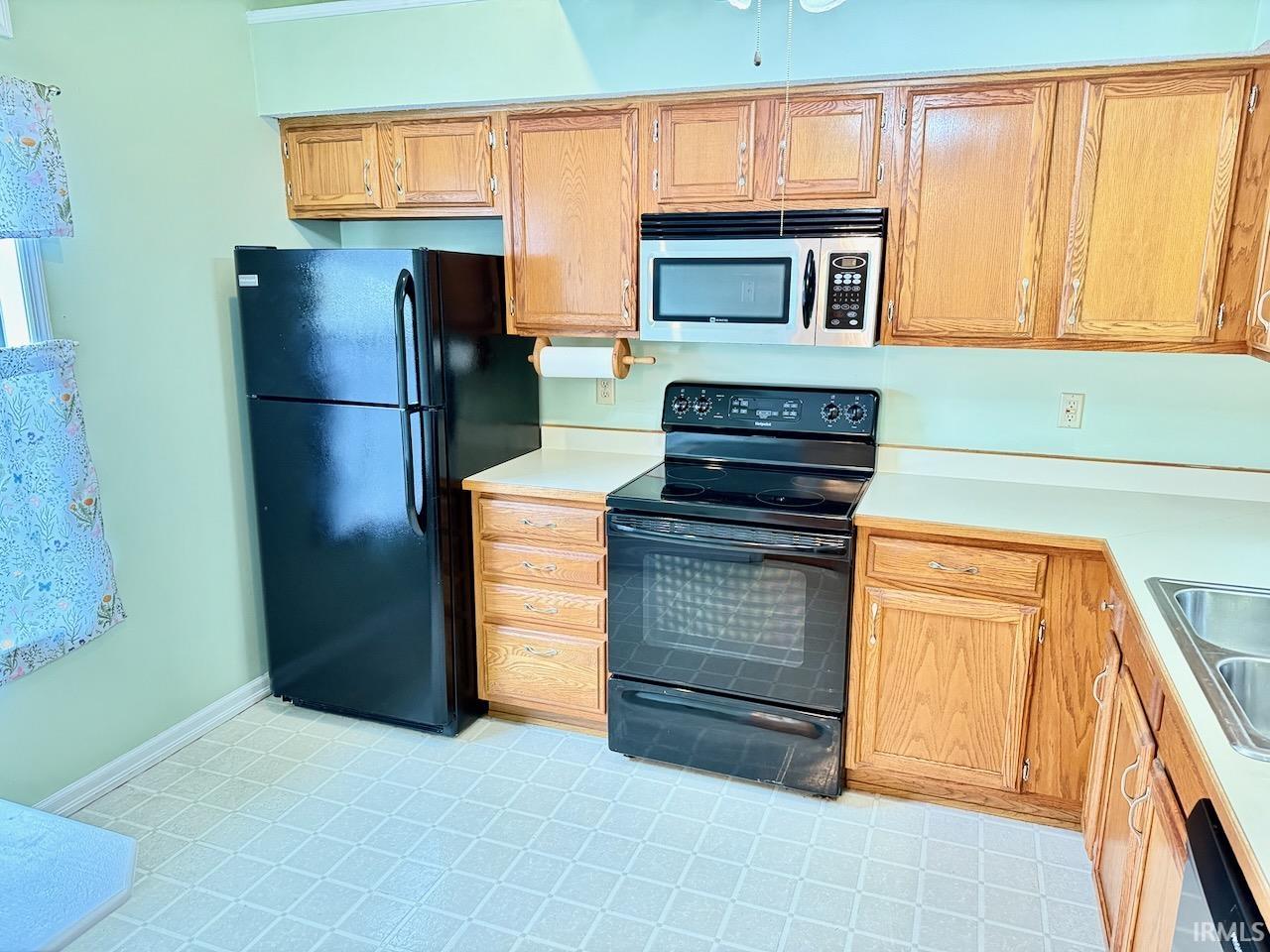 3736 N Lakeside Drive