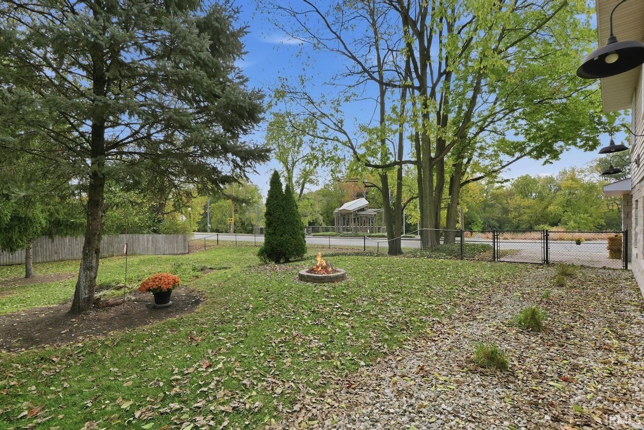 1616 W White River Boulevard