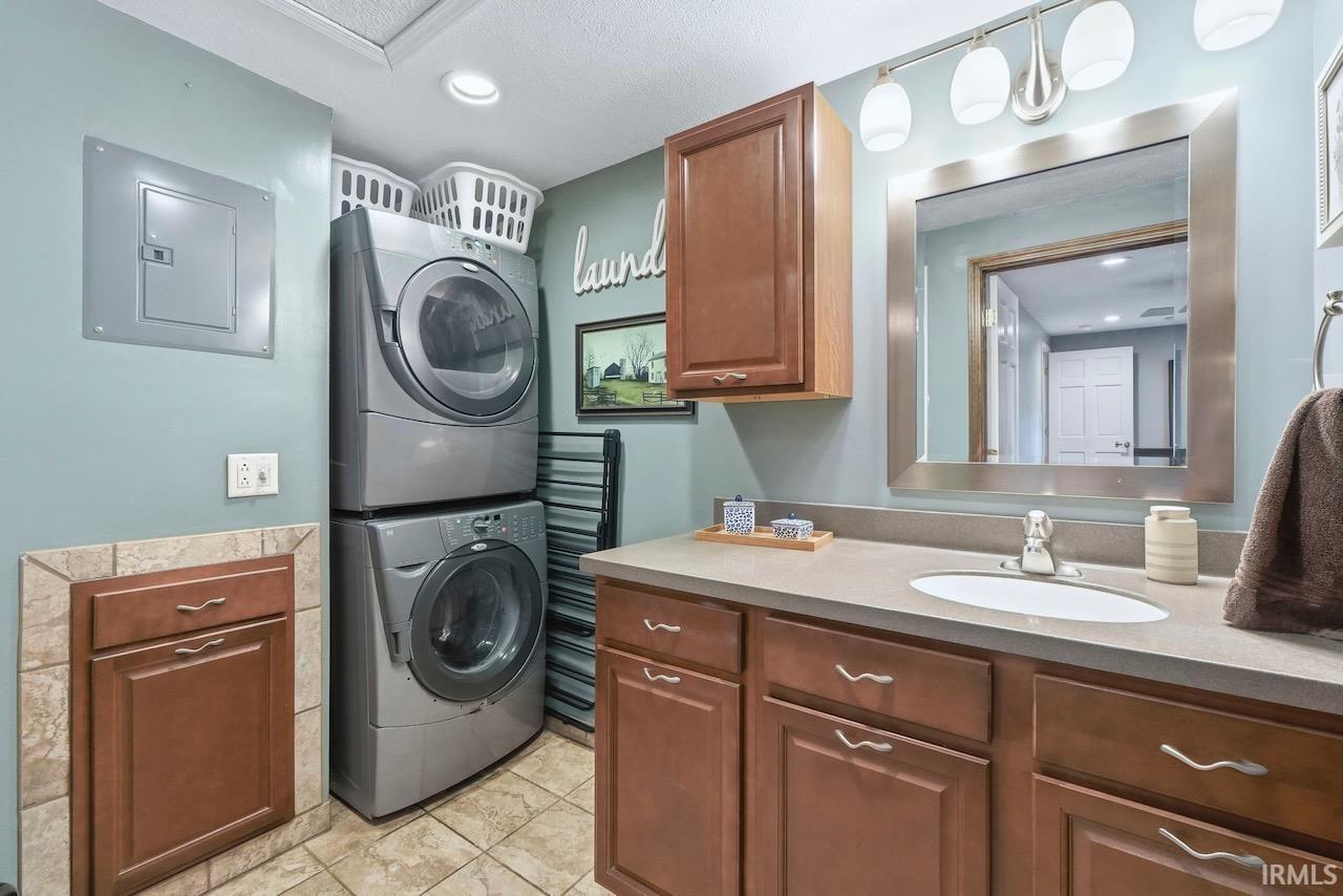 1616 W White River Boulevard