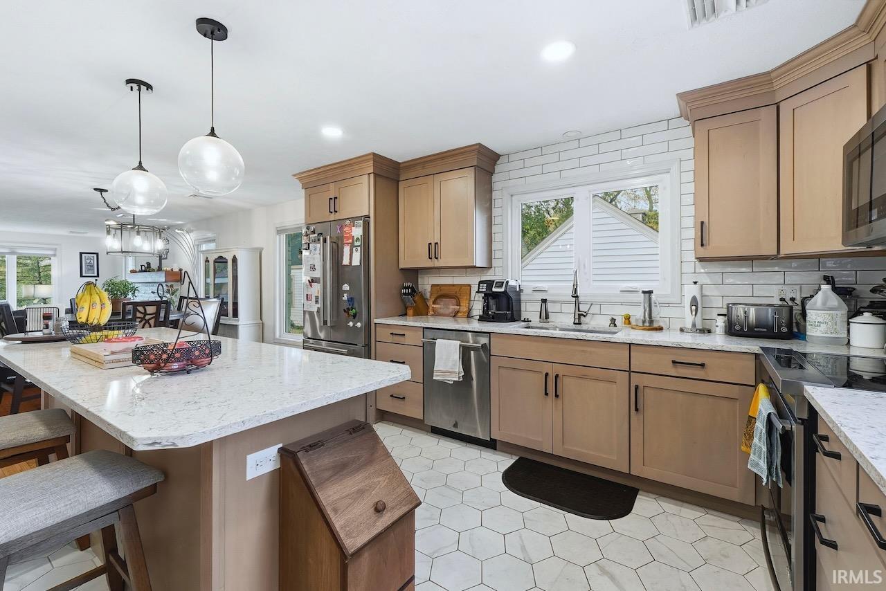 1616 W White River Boulevard