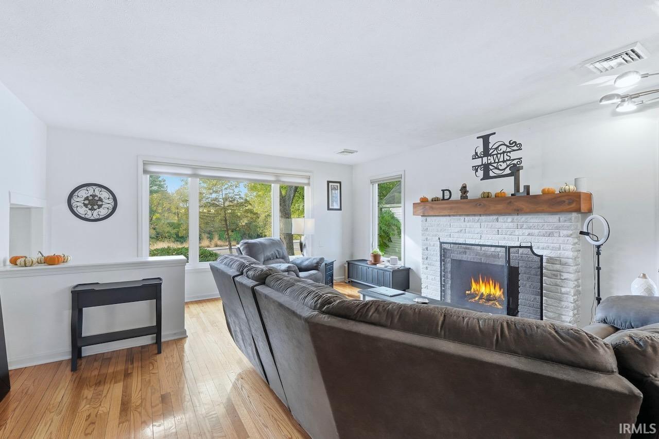 1616 W White River Boulevard