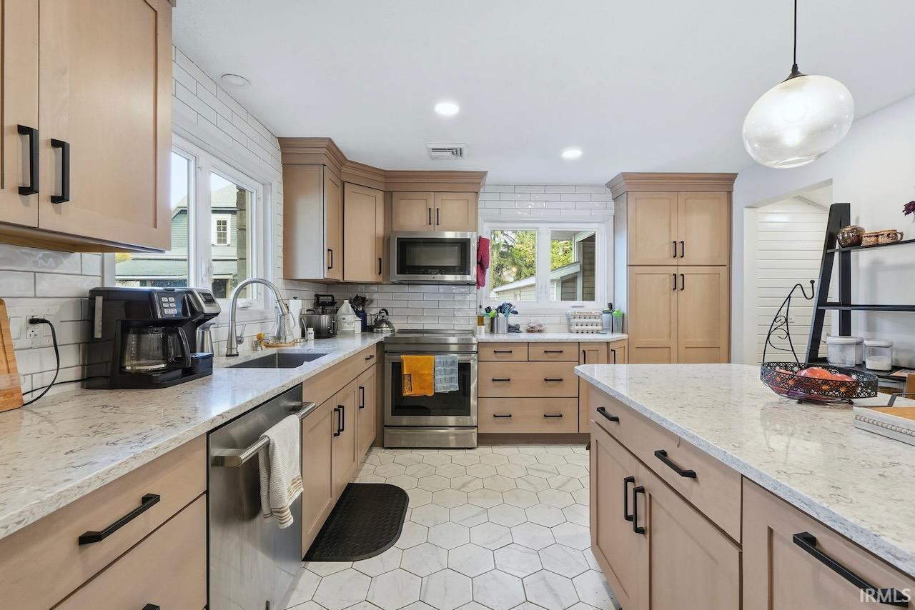 1616 W White River Boulevard