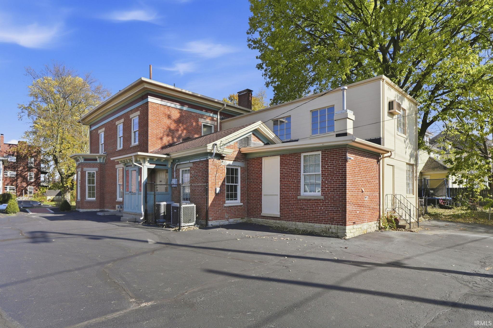 607 E Charles Street